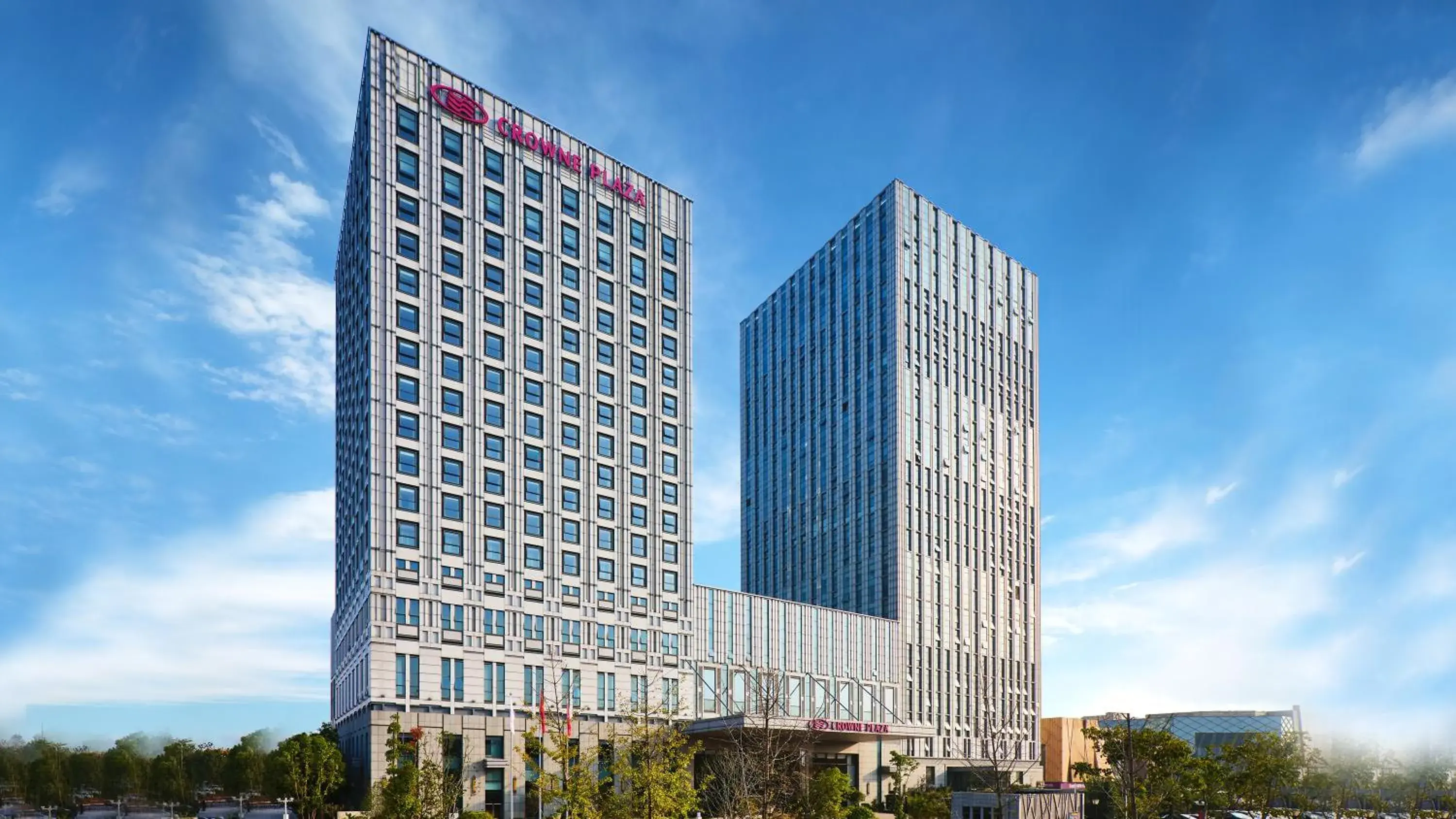 Property building in Crowne Plaza Wuhan Development Zone by IHG Property building in Crowne Plaza Wuhan Development Zone by IHG