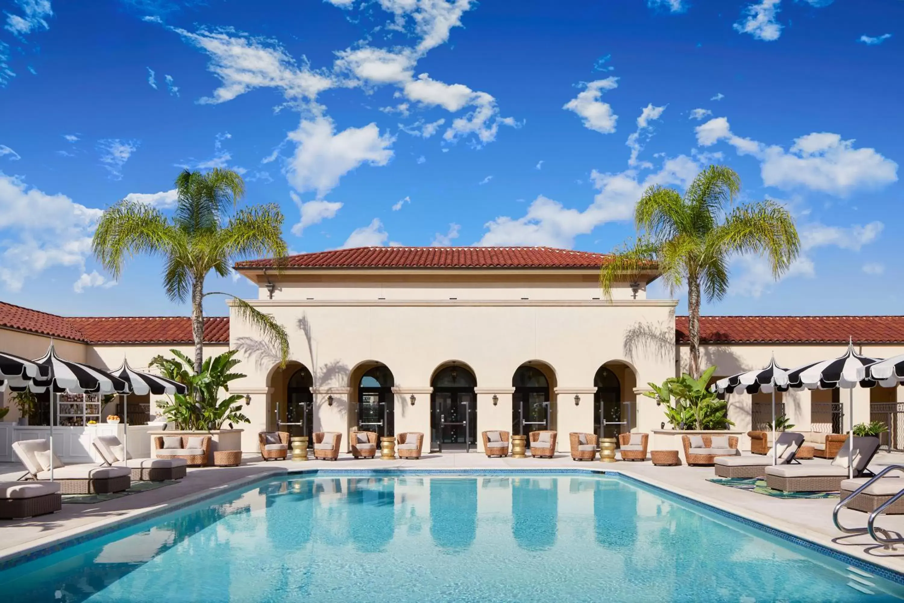 Patio, Swimming Pool in Pasadena Hotel & Pool