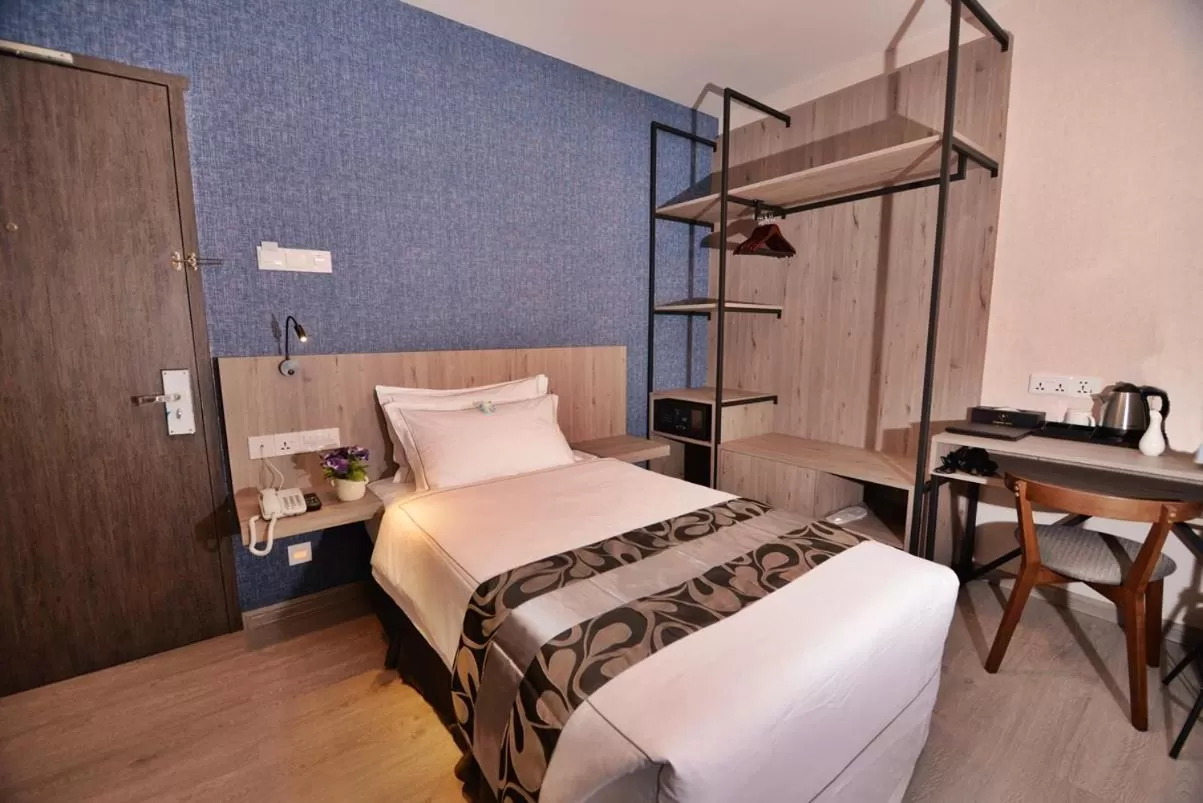 Bedroom, Bed in Diamond Inn