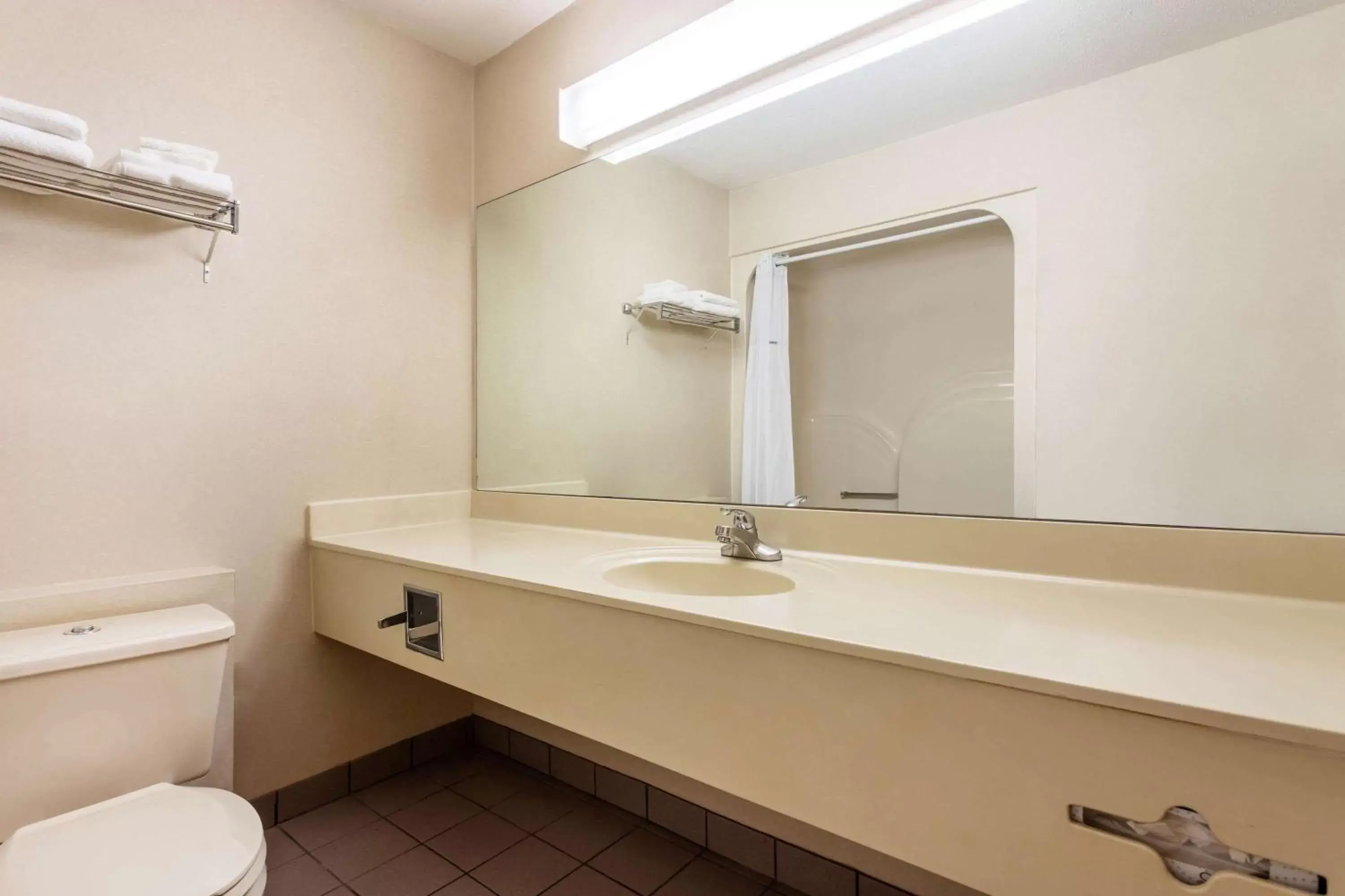 Bathroom in Super 8 by Wyndham Marysville/Port Huron Area