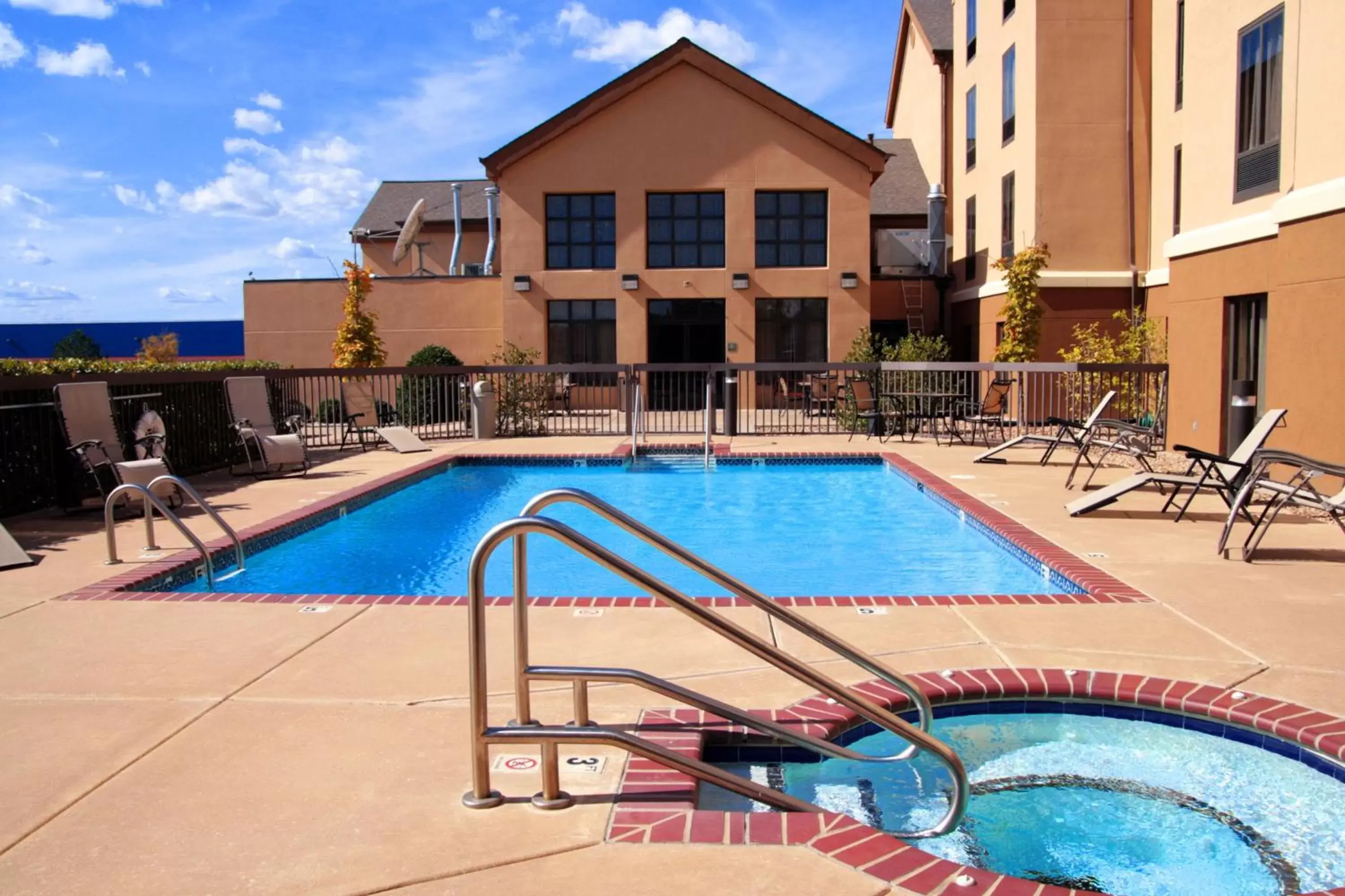 Pool view, Swimming Pool in Hampton Inn & Suites Tulsa-Woodland Hills
