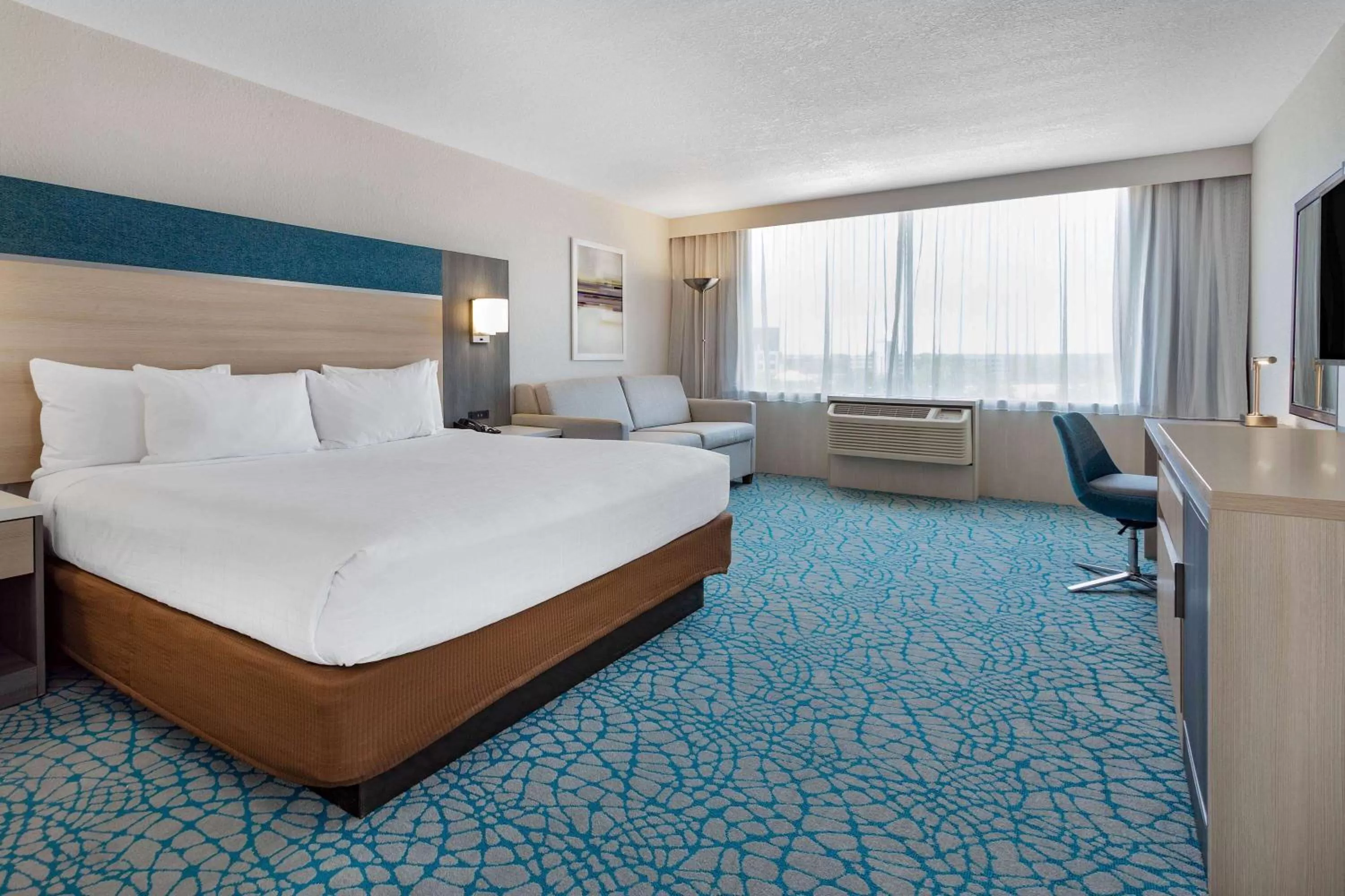 Photo of the whole room, Bed in Wyndham Orlando Resort & Conference Center, Celebration Area