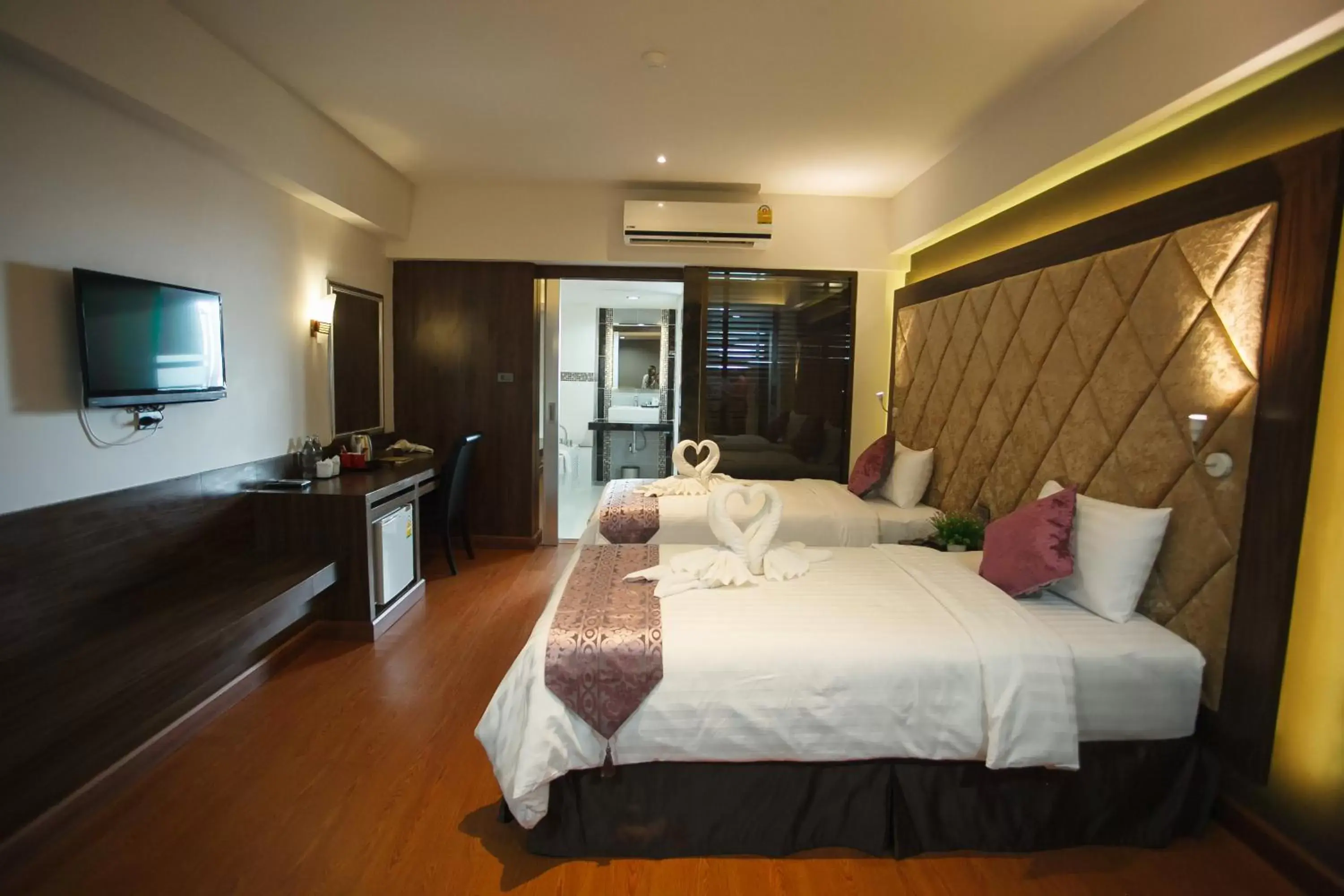 Toilet, Bed in Grand Pink Hotel Hatyai