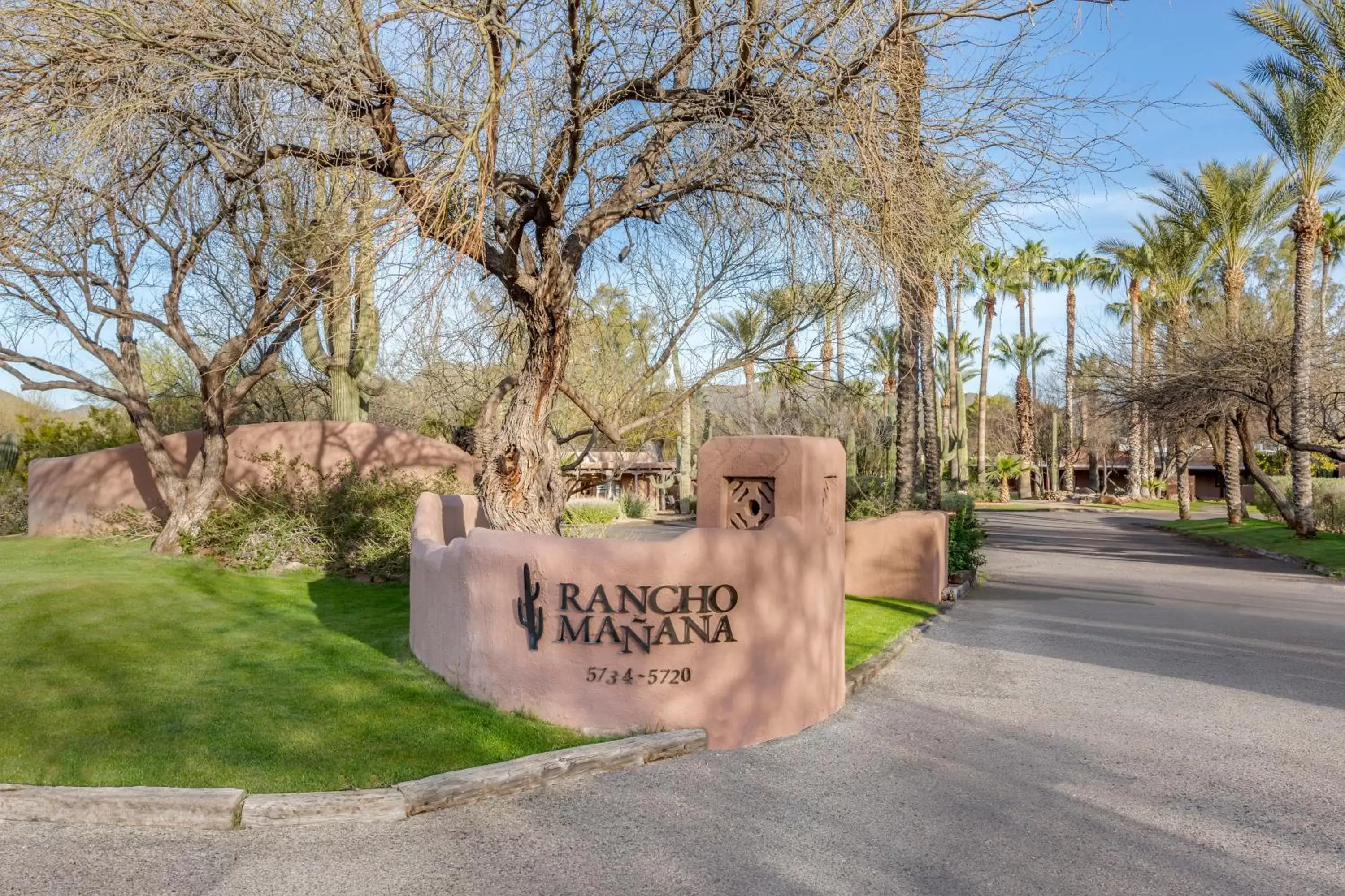 Facade/entrance, Property Logo/Sign in Hilton Vacation Club Rancho Manana