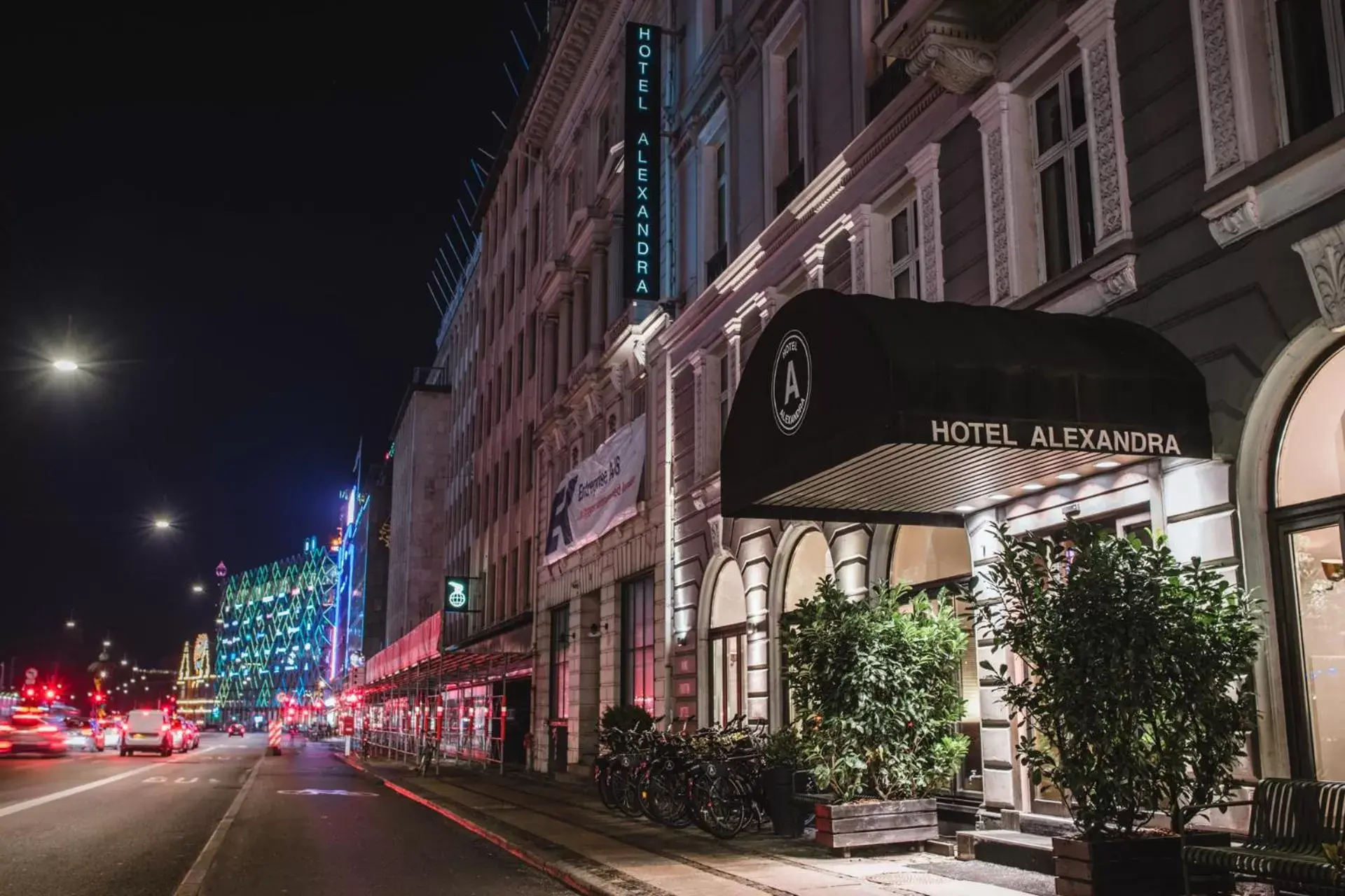 Facade/entrance, Property Building in Hotel Alexandra