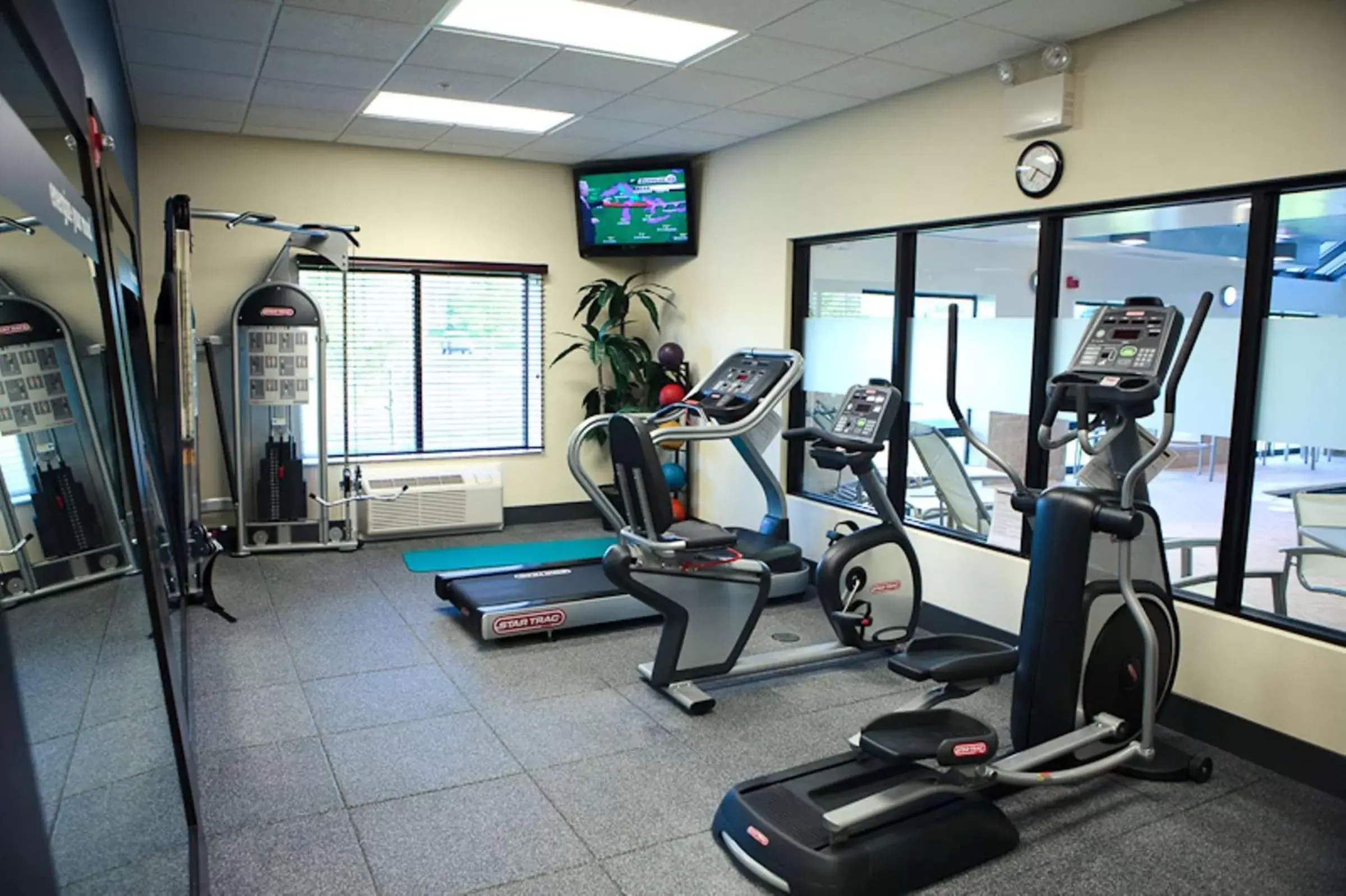 Fitness centre/facilities, Fitness Center/Facilities in Hampton Inn & Suites Detroit-Canton