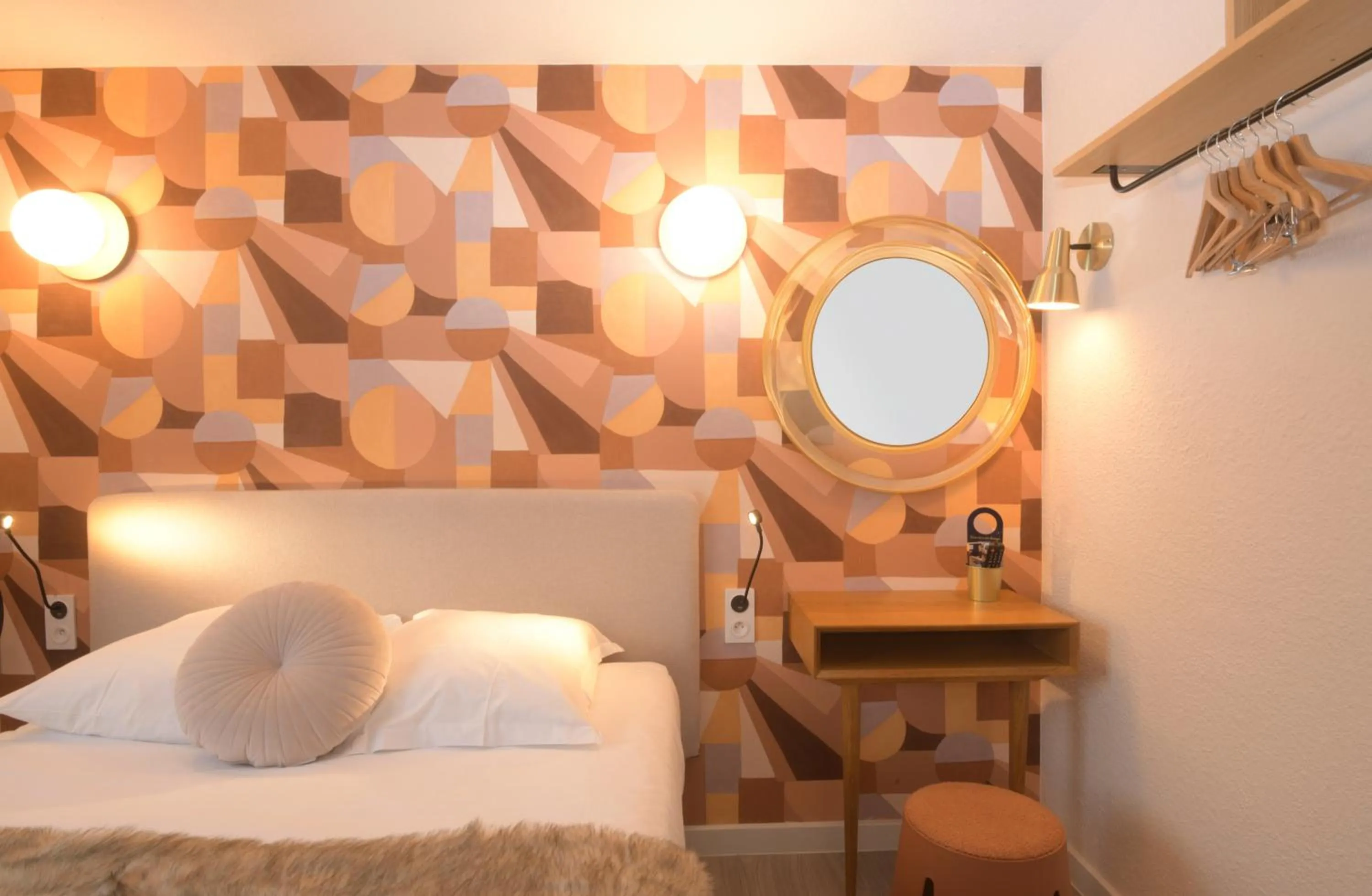 Bed in Hotel Arc-En-Ciel Colmar Contact Hotel