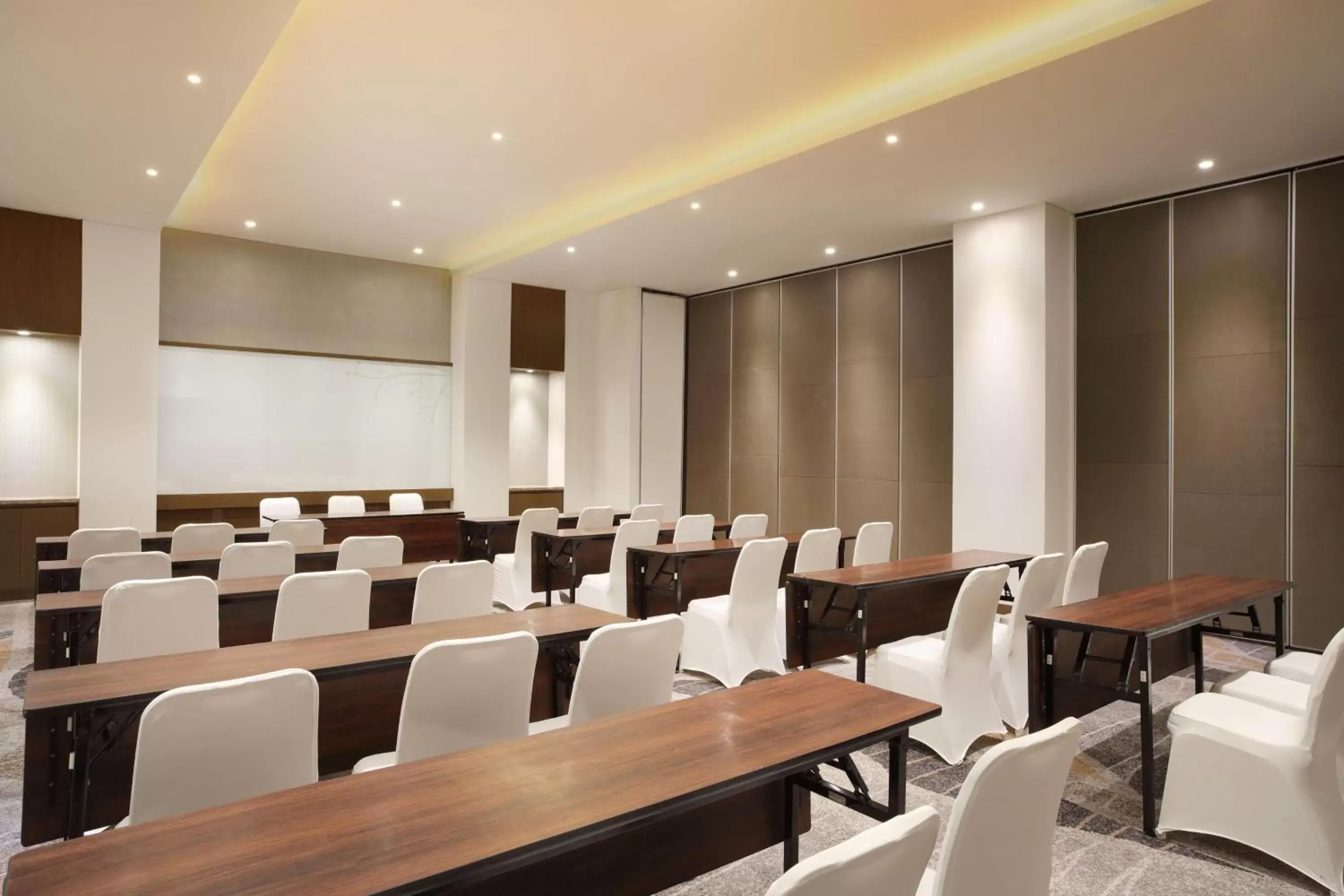 Meeting/conference room in Four Points by Sheraton Manado