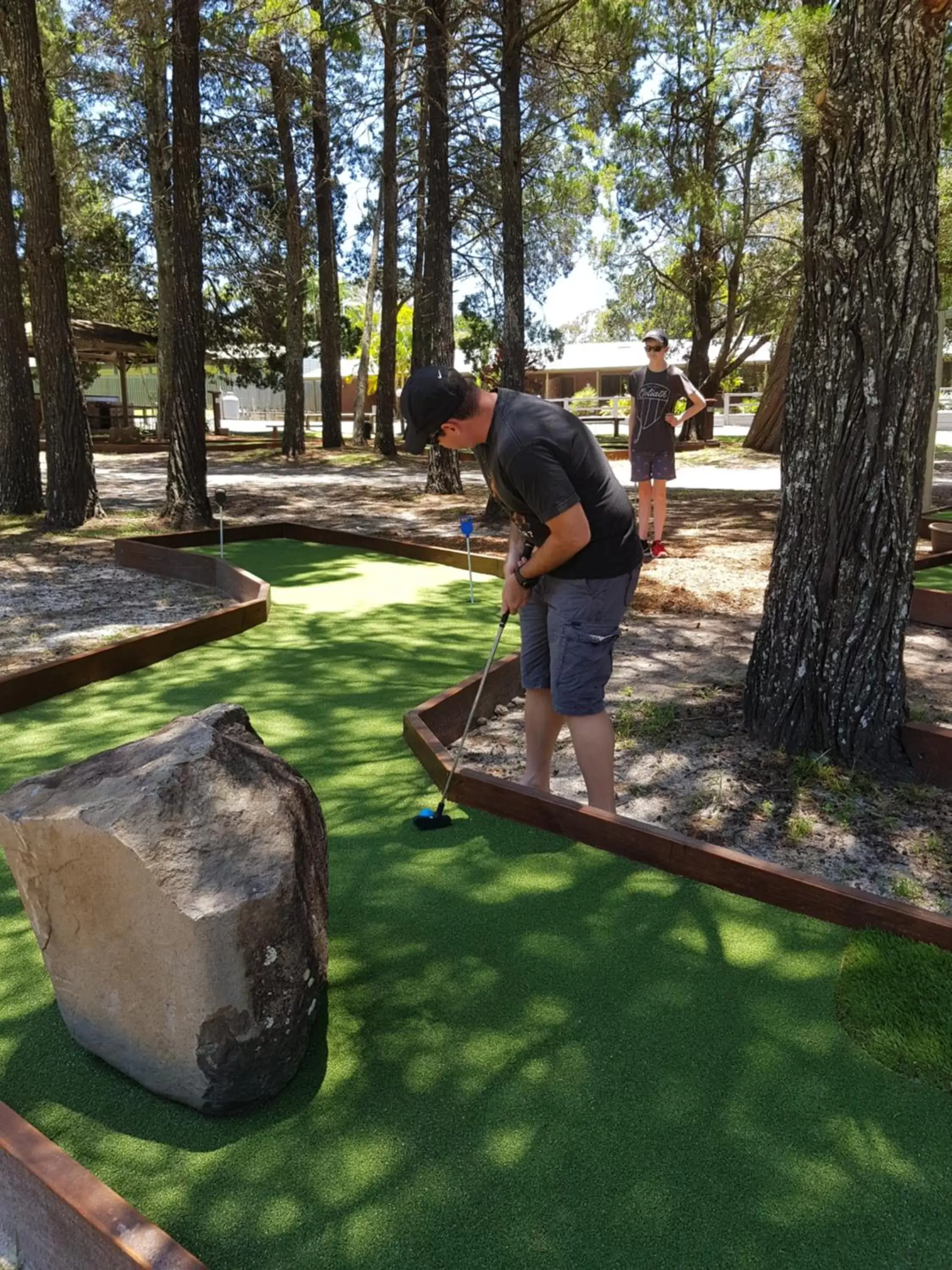 Minigolf in Noosa North Shore Retreat