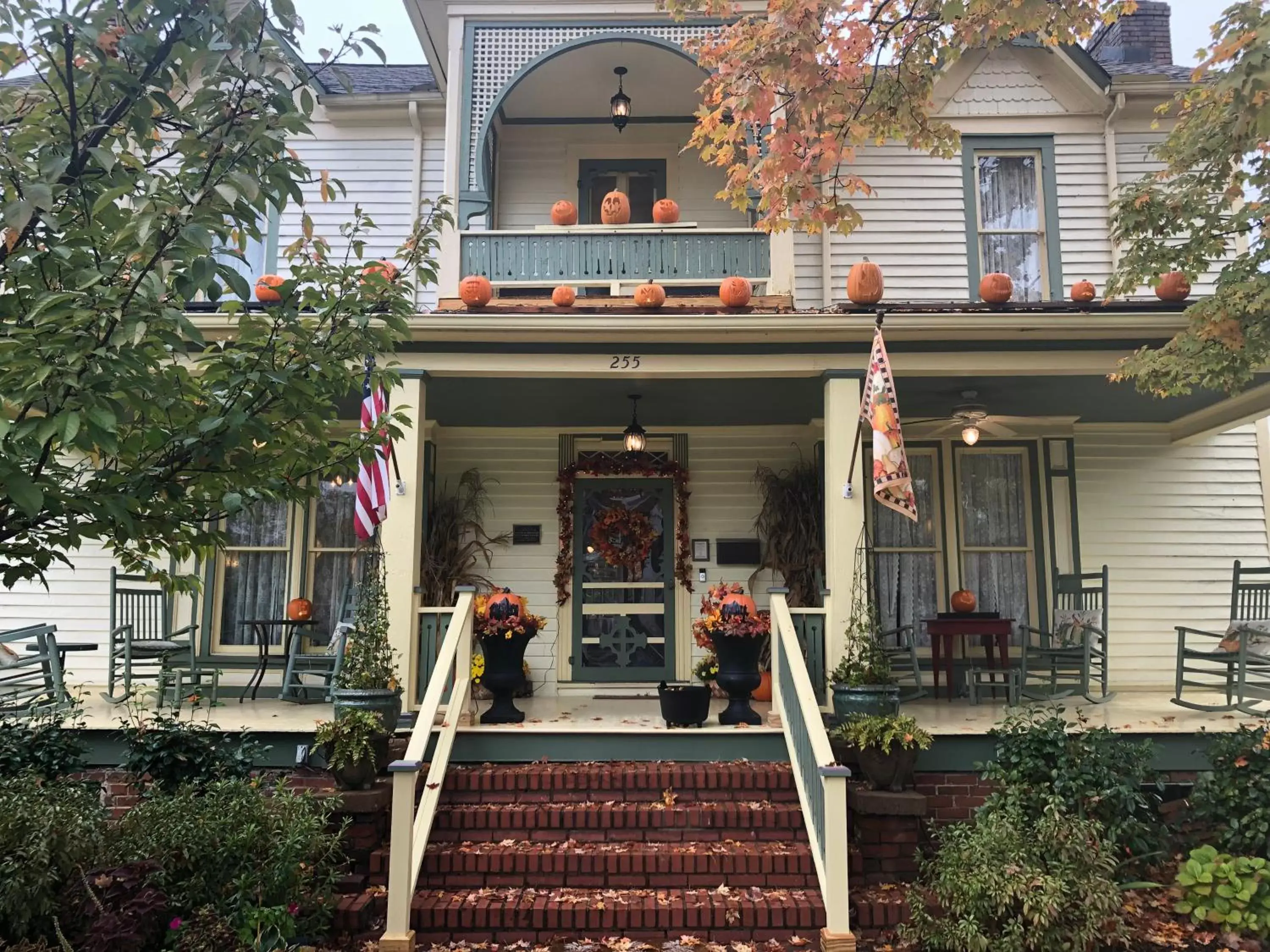 Property building in Carrier Houses Bed & Breakfast