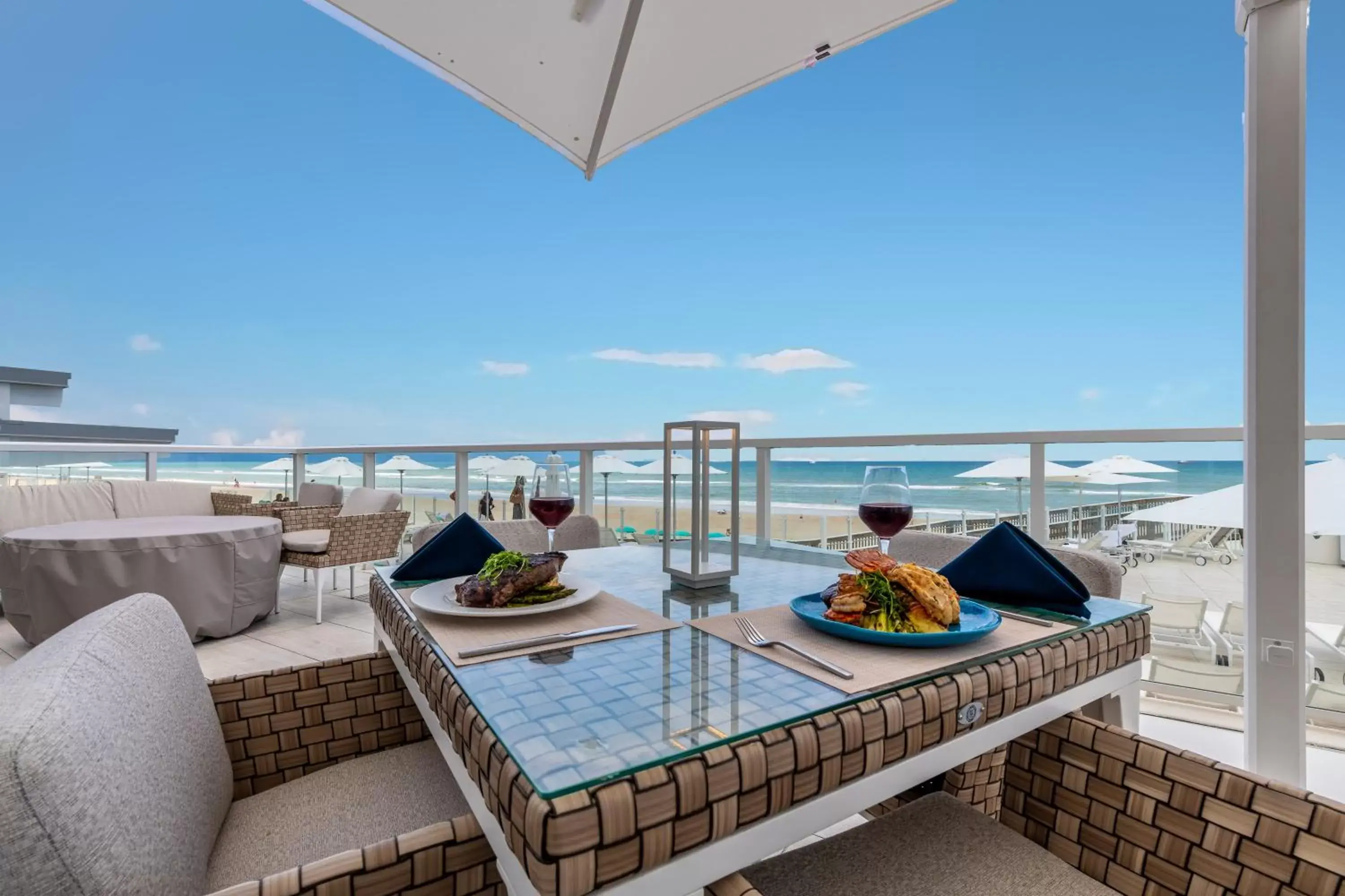Restaurant/places to eat in Daytona Grande Oceanfront Resort