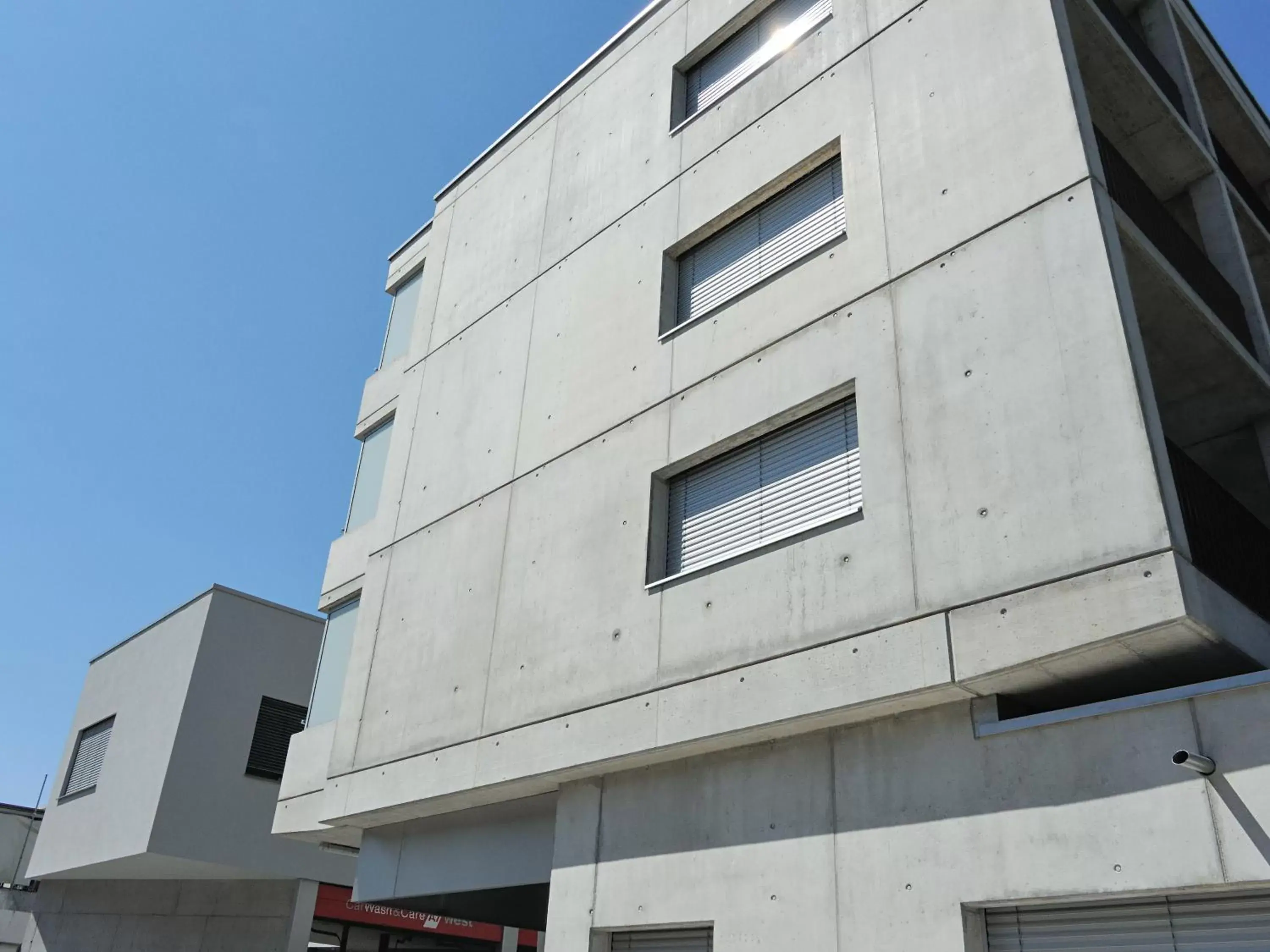 Facade/entrance, Property Building in Hotel Frauenfeld