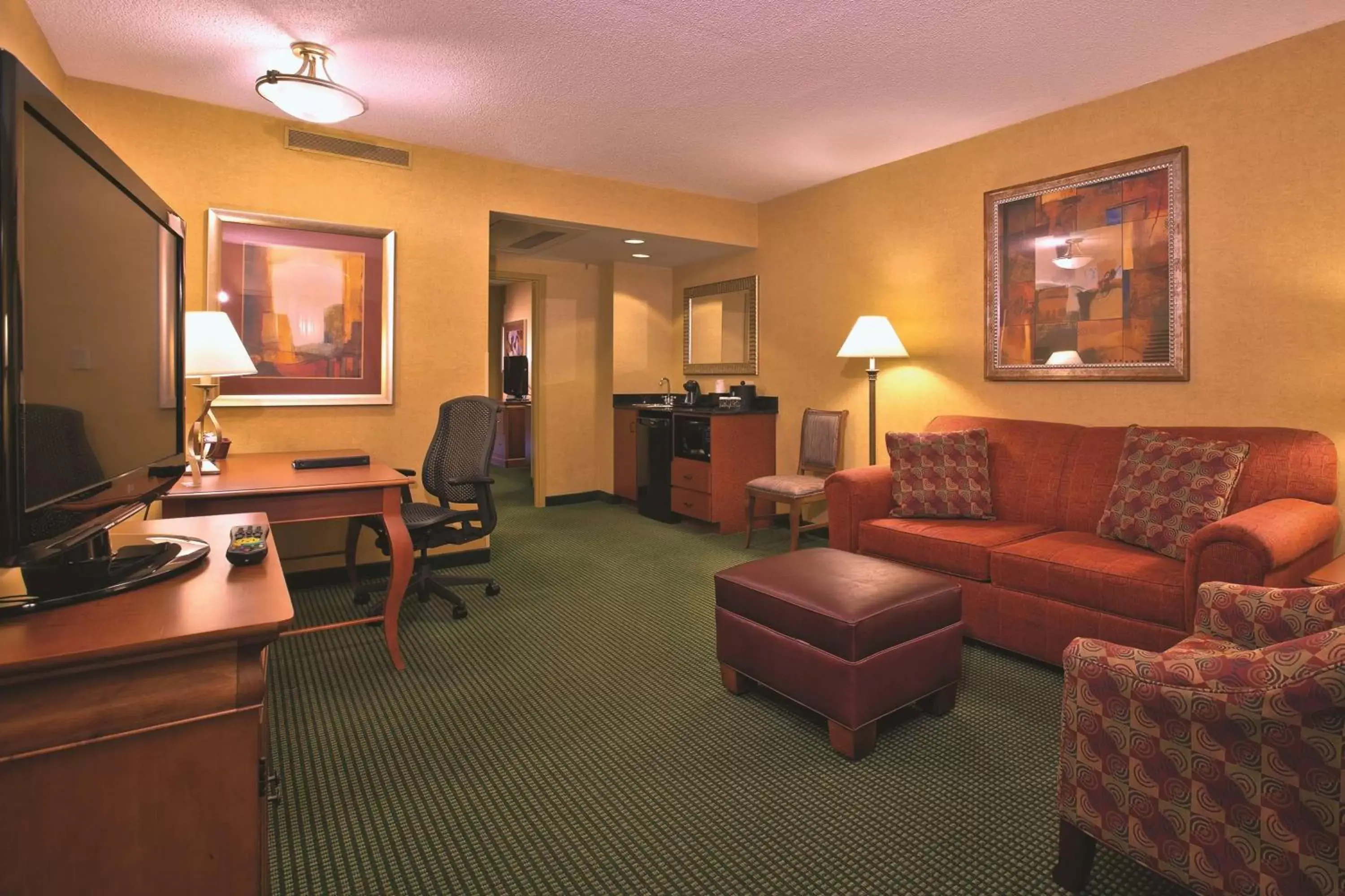 Bedroom, Seating Area in Embassy Suites by Hilton Greensboro Airport