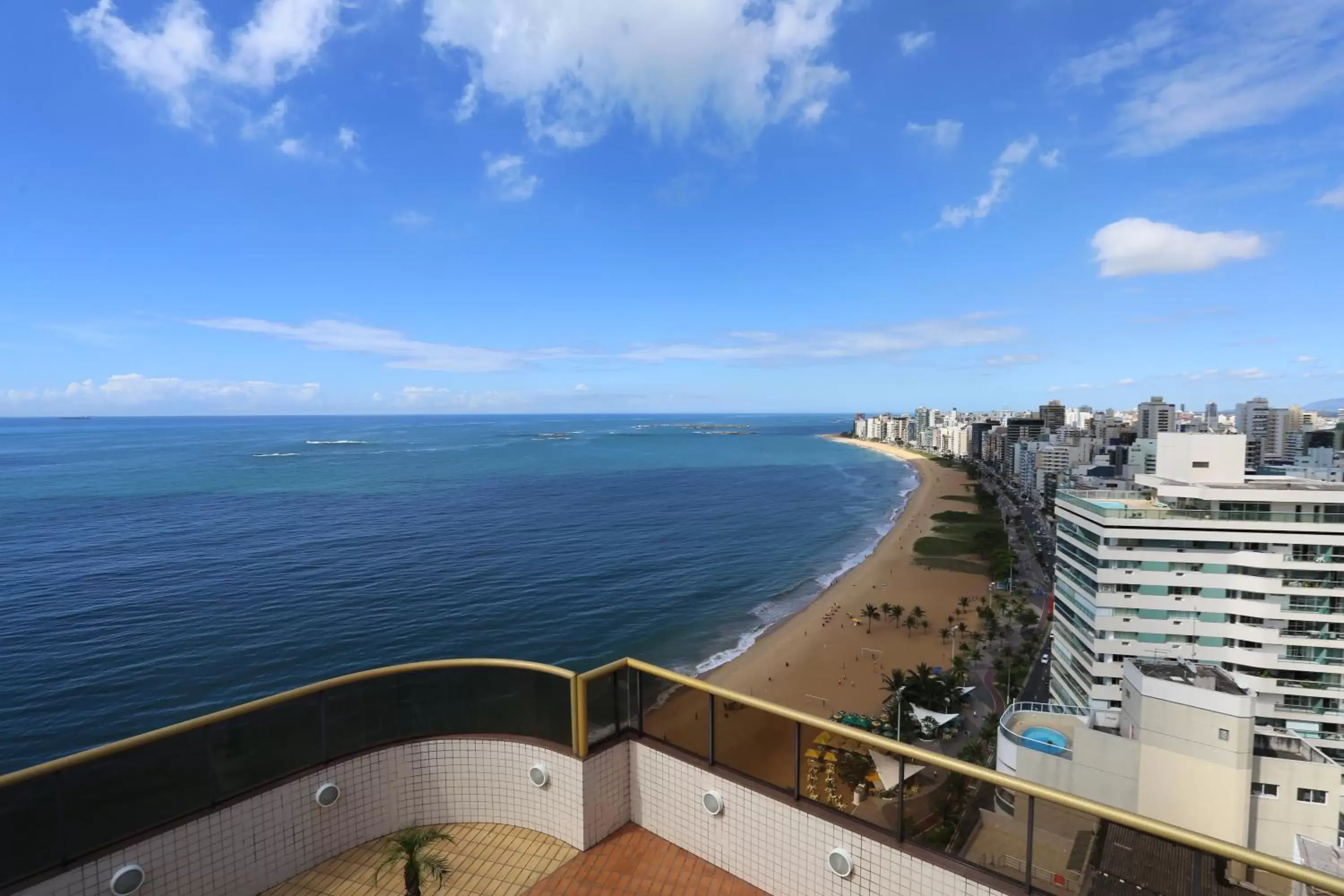 Bird's eye view, Sea View in Quality Suites Vila Velha