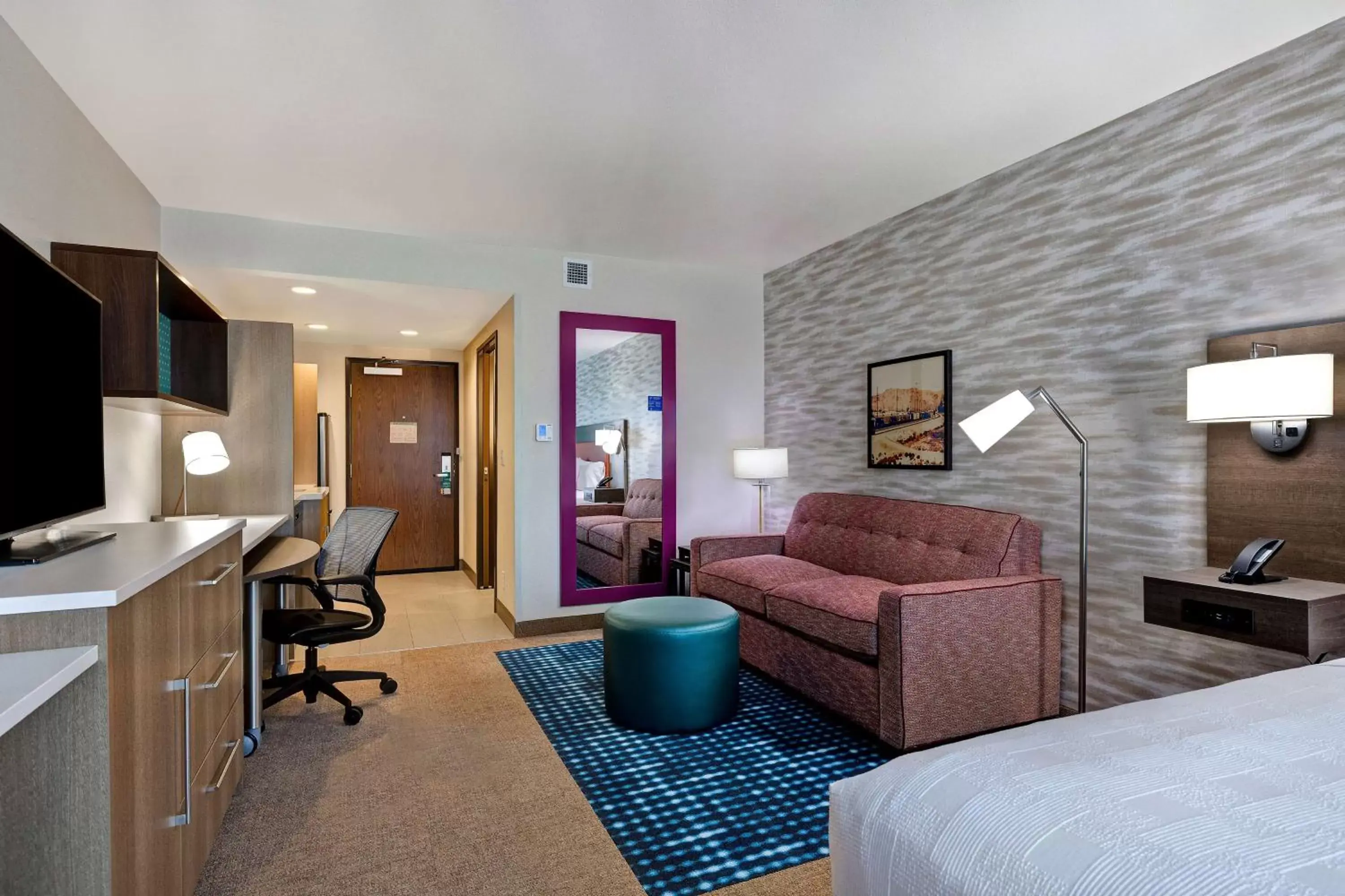 Bedroom, Seating Area in Home2 Suites By Hilton Barstow, Ca