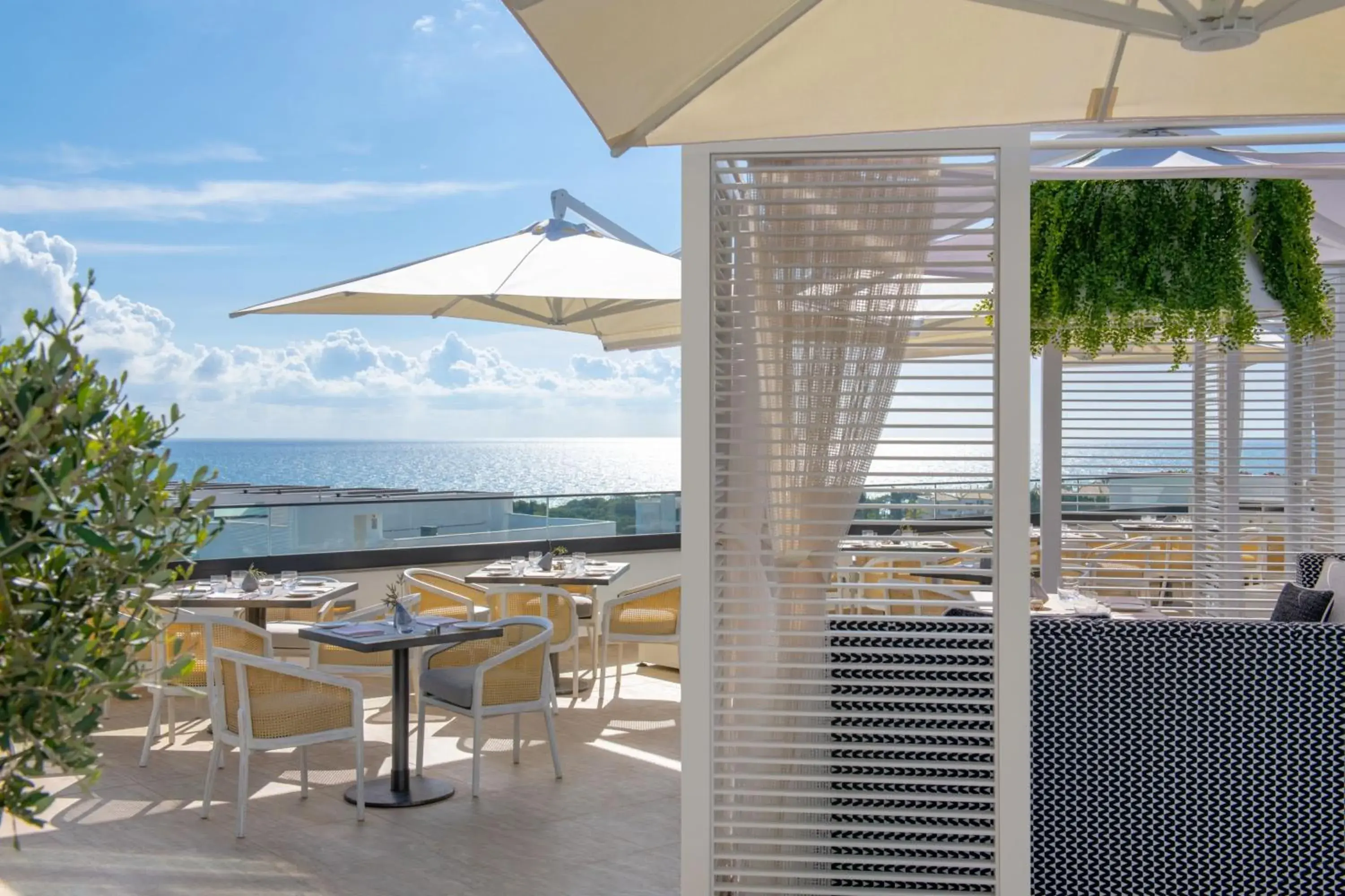 Restaurant/places to eat in W Residences Algarve