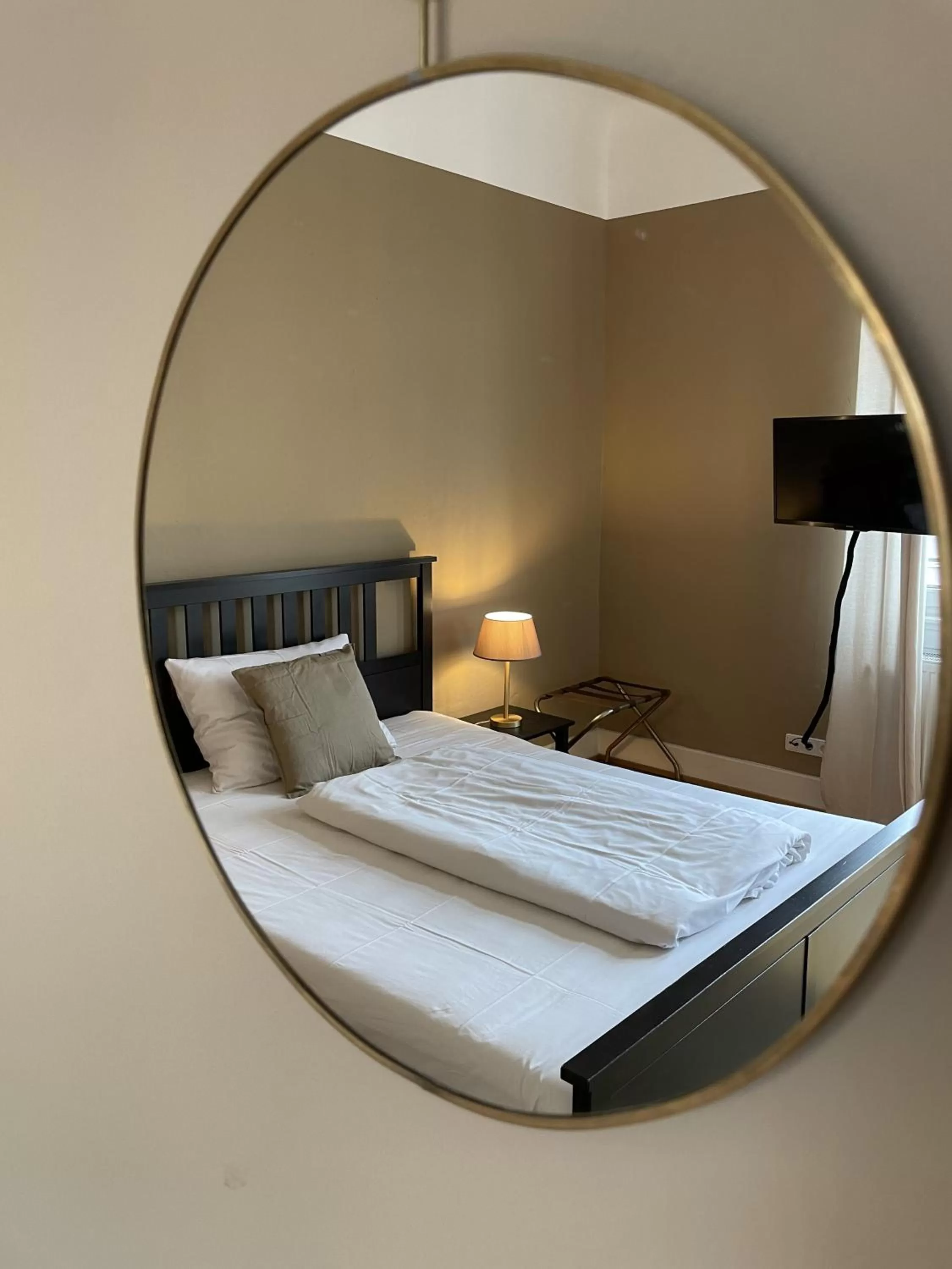 Photo of the whole room, Bed in AUERSTEIN-Hotels auerstein & auerstein-mono