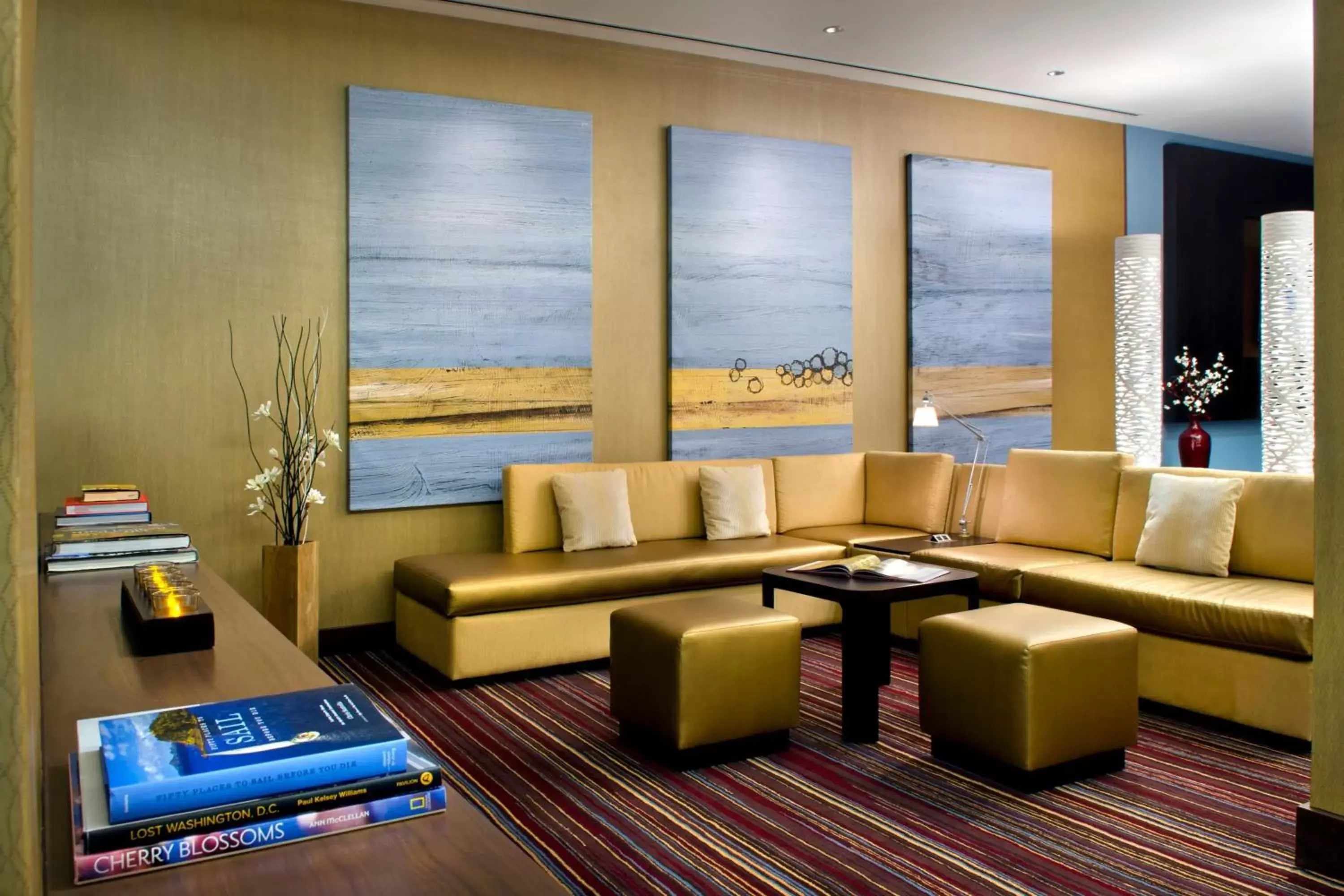 Lobby or reception in Courtyard by Marriott Washington, D.C./Foggy Bottom