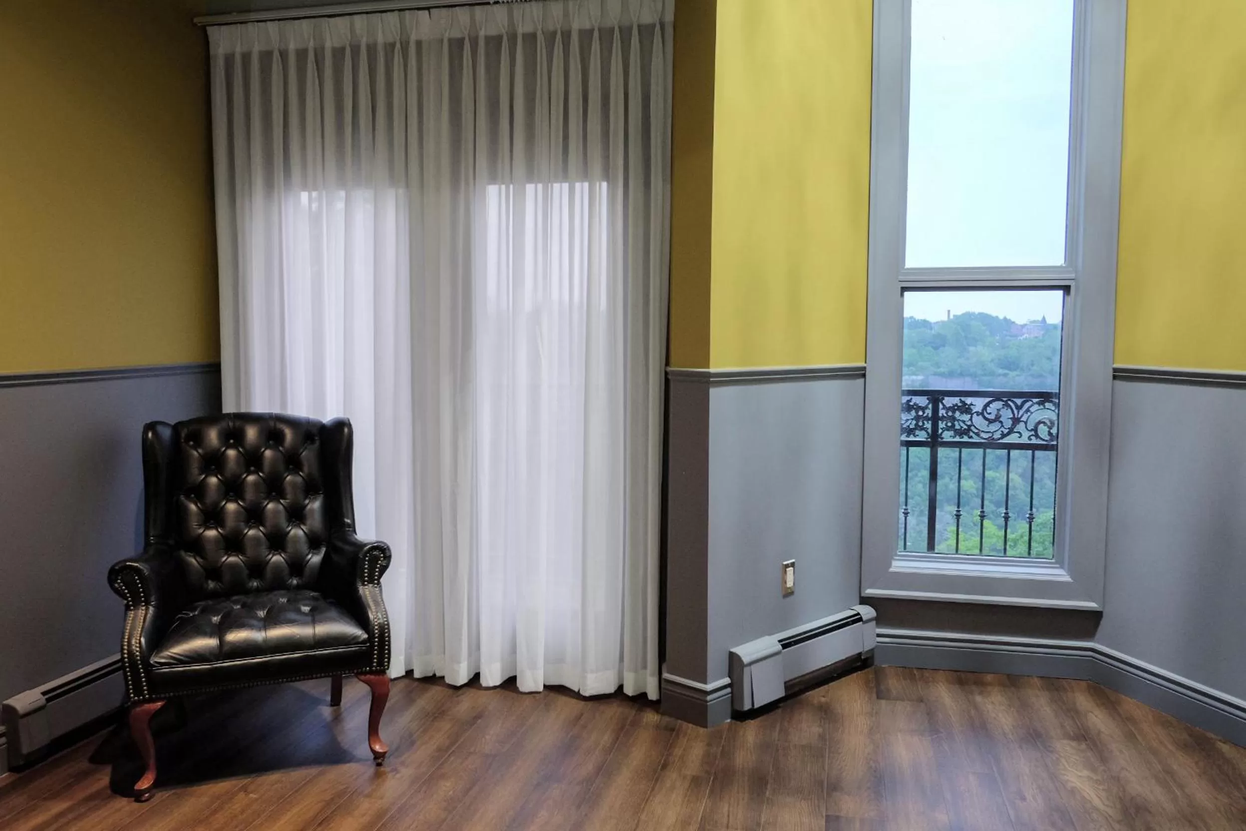 View (from property/room), Seating Area in Niagara Grandview Boutique Hotel