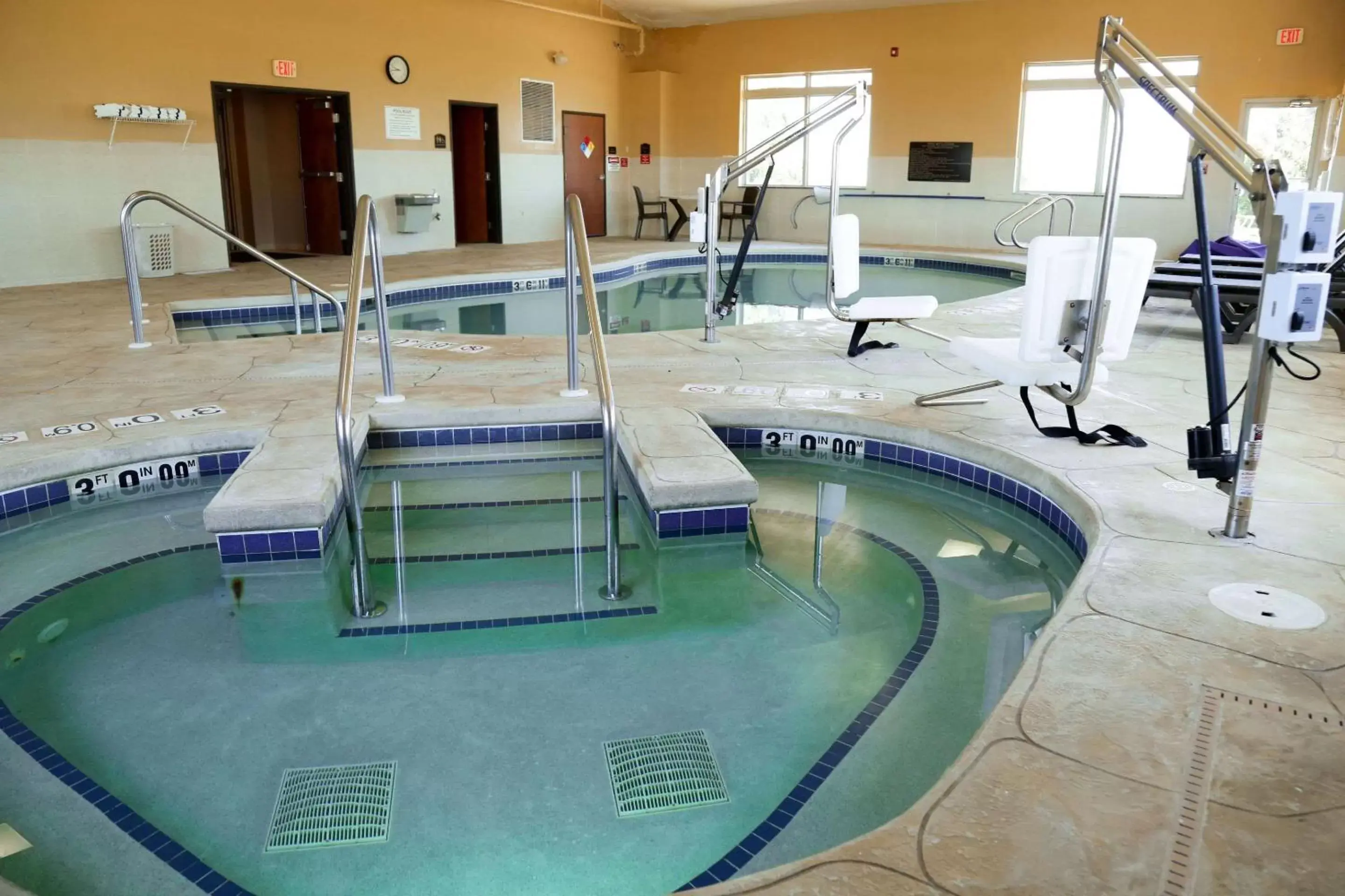 On site, Swimming Pool in Comfort Inn & Suites Grinnell near I-80