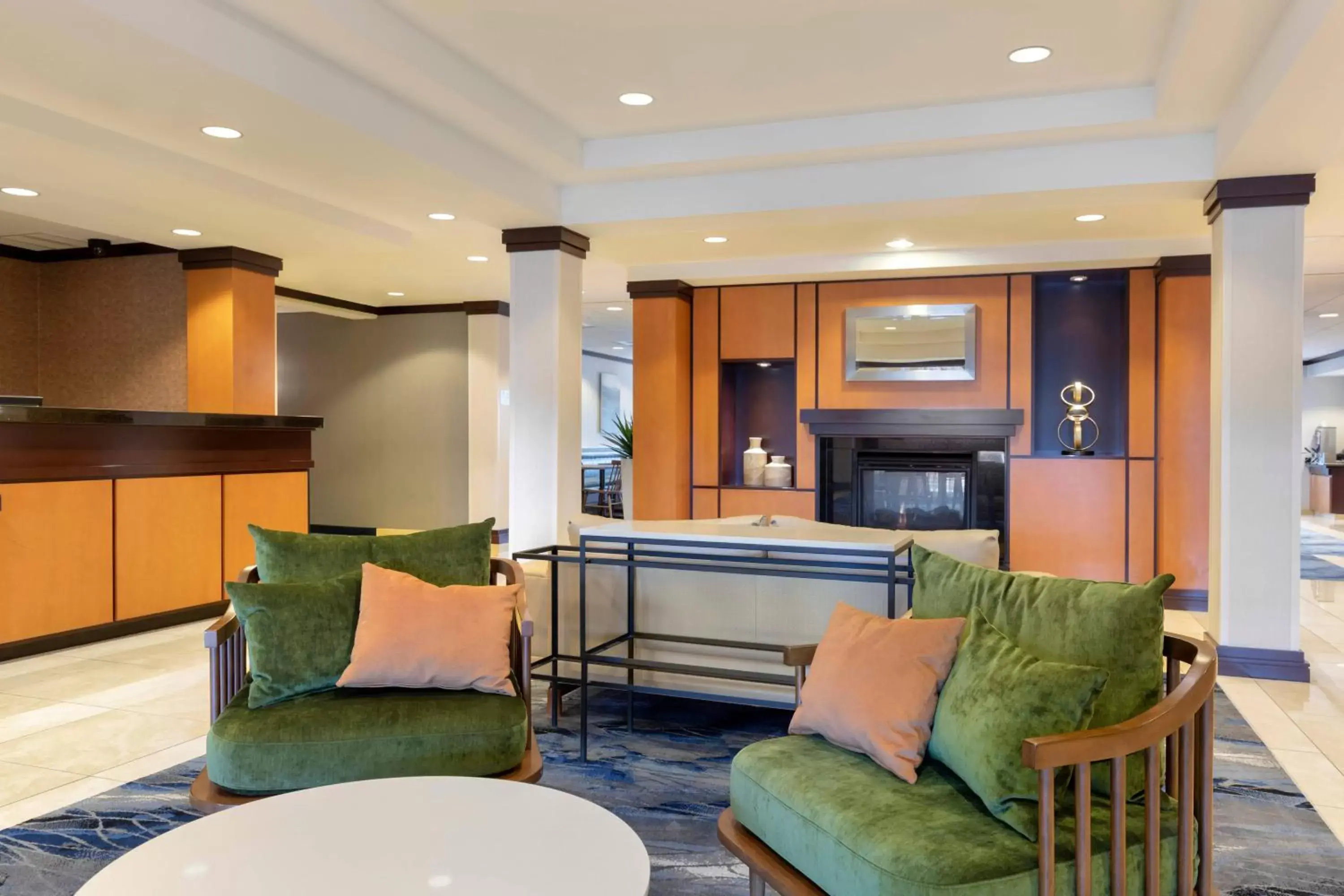 Lobby or reception, Seating Area in Fairfield Inn & Suites by Marriott Rockford