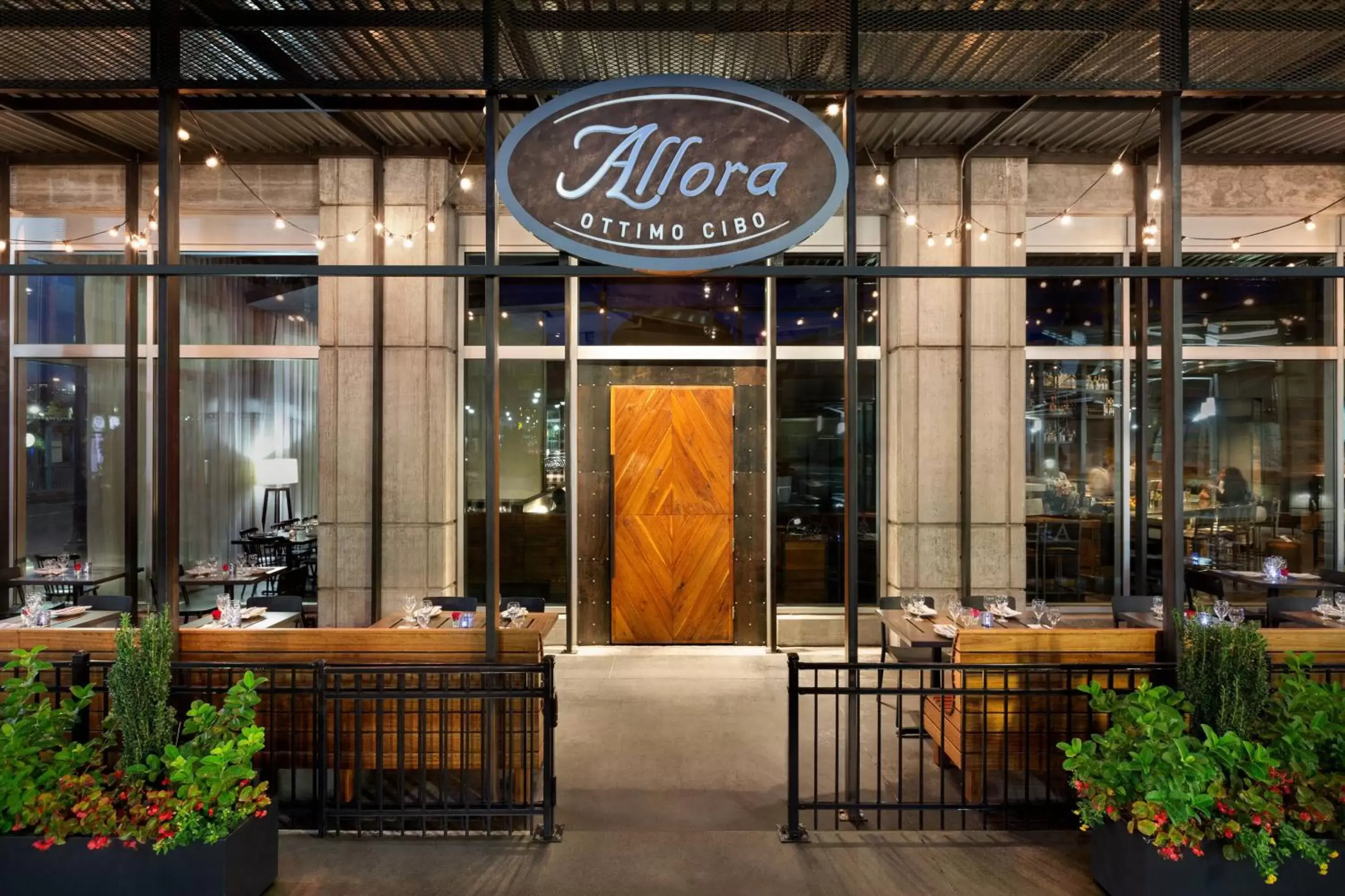 Restaurant/places to eat in Twelve Midtown, Marriott Autograph Collection