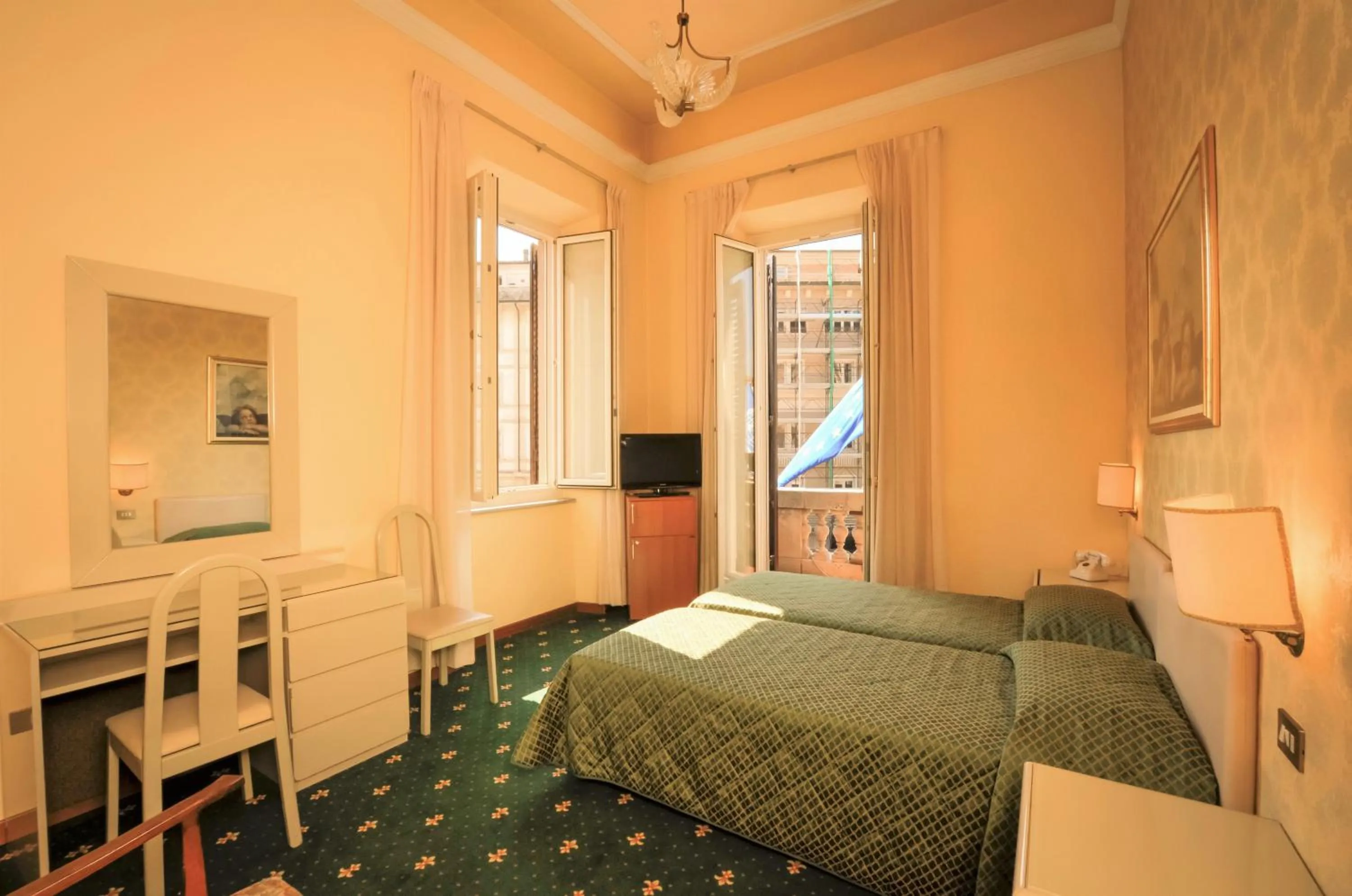 Bedroom, Bed in Grand Hotel Plaza & Locanda Maggiore
