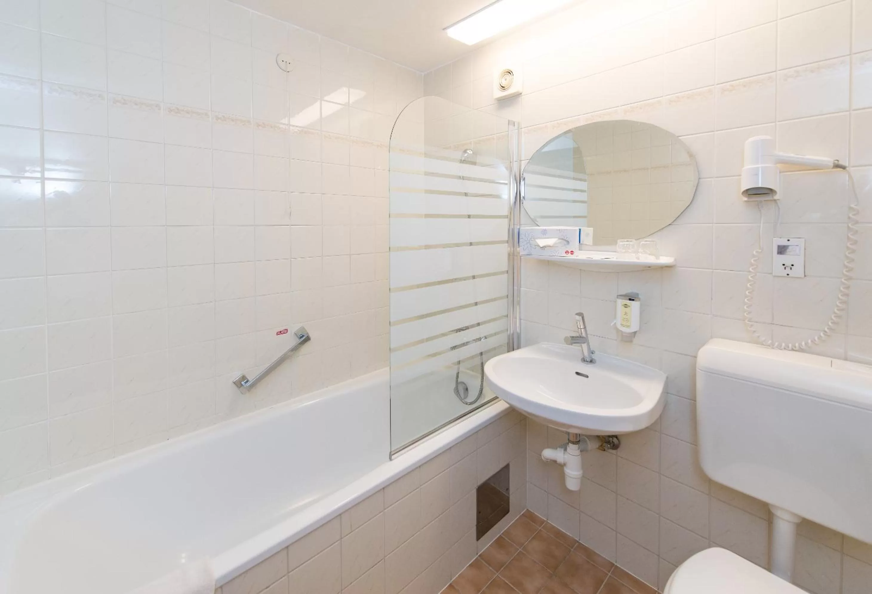 Basic Double Room to the courtyard side in Hotel Mozart