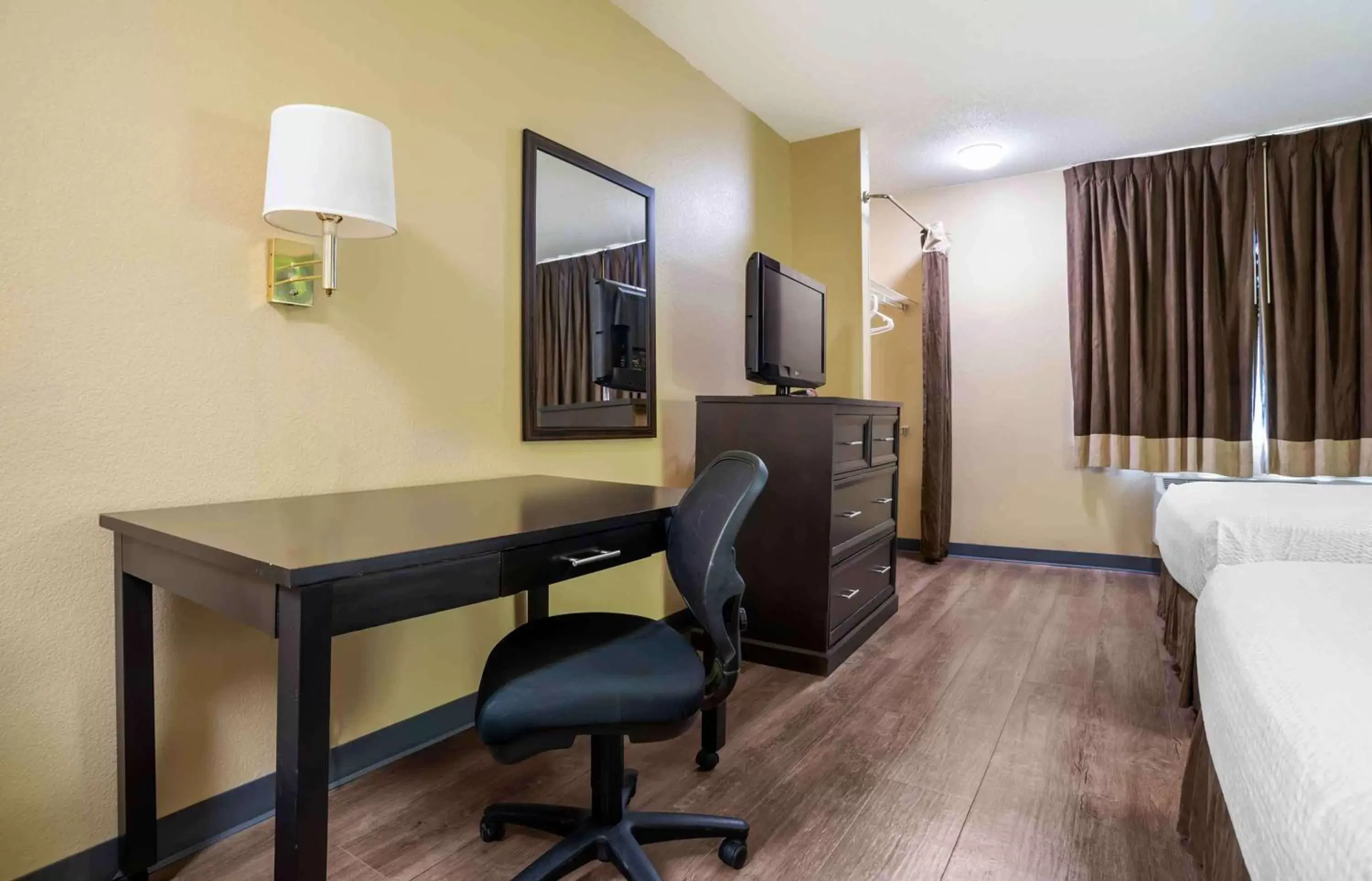 Bedroom, Seating Area in Extended Stay America Suites - Baton Rouge - Citiplace