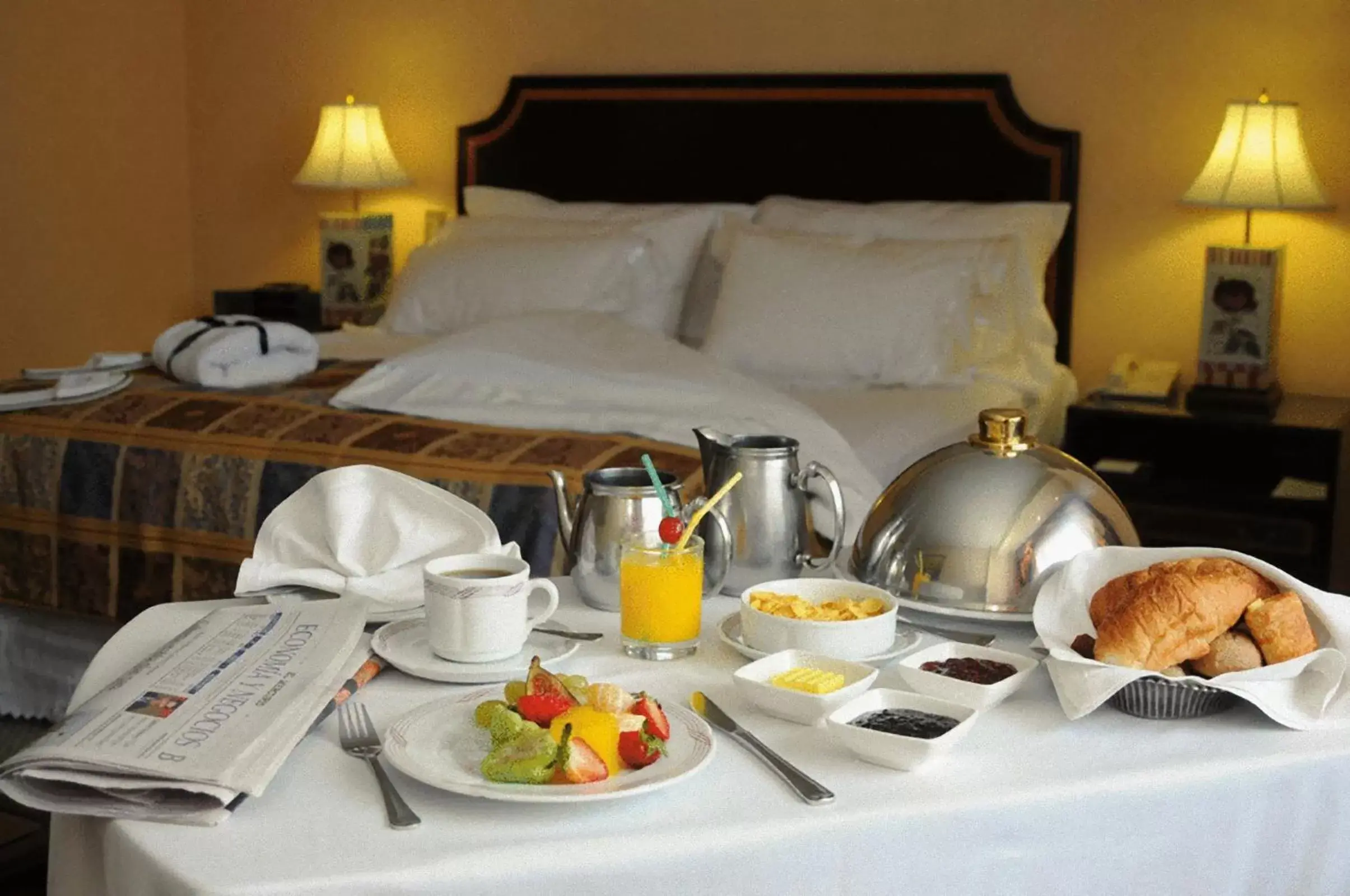 Bedroom, Bed in Park Plaza Santiago Bedroom, Bed in Park Plaza Santiago