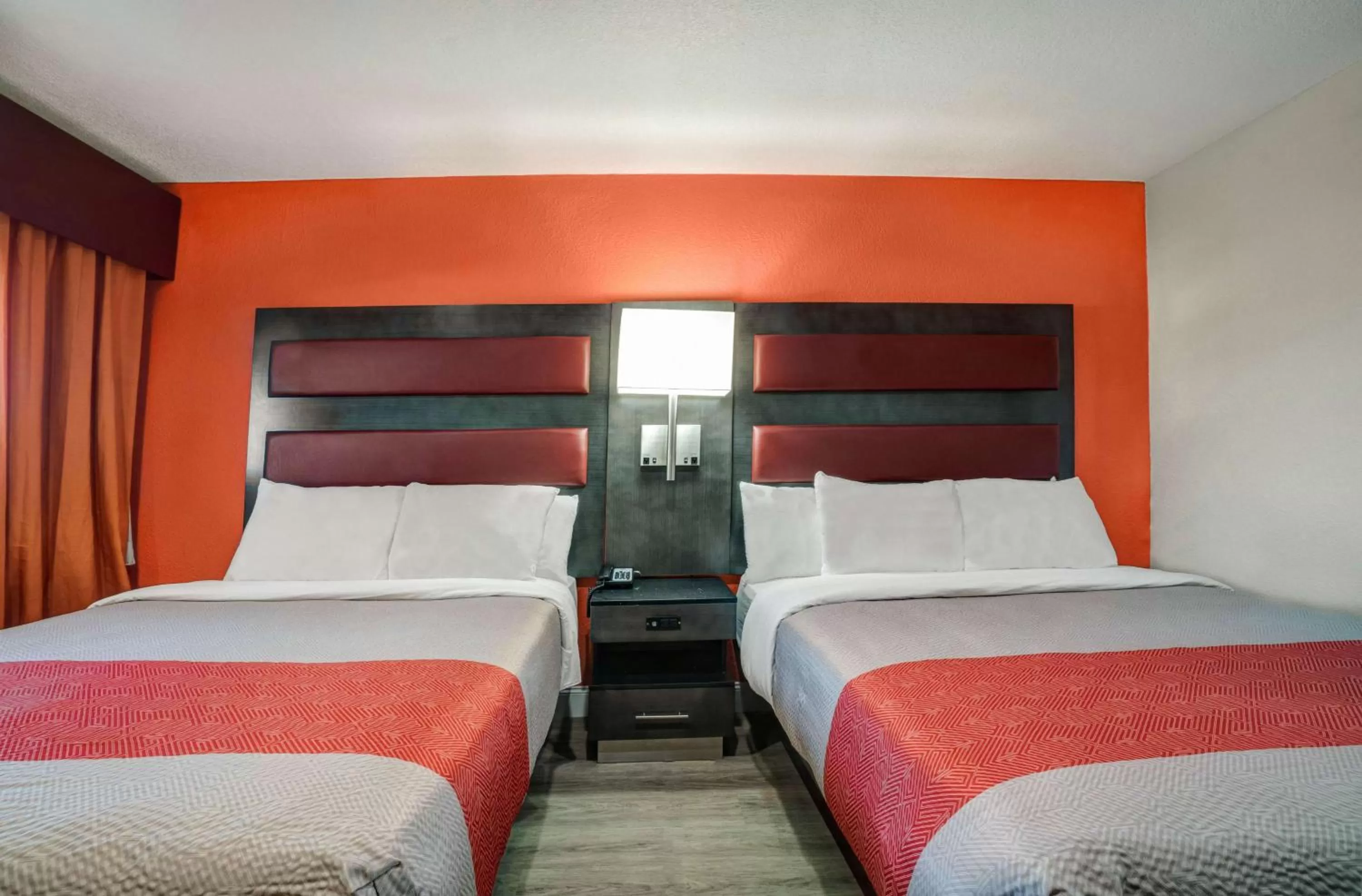 Photo of the whole room, Bed in Motel 6 Bellville, OH