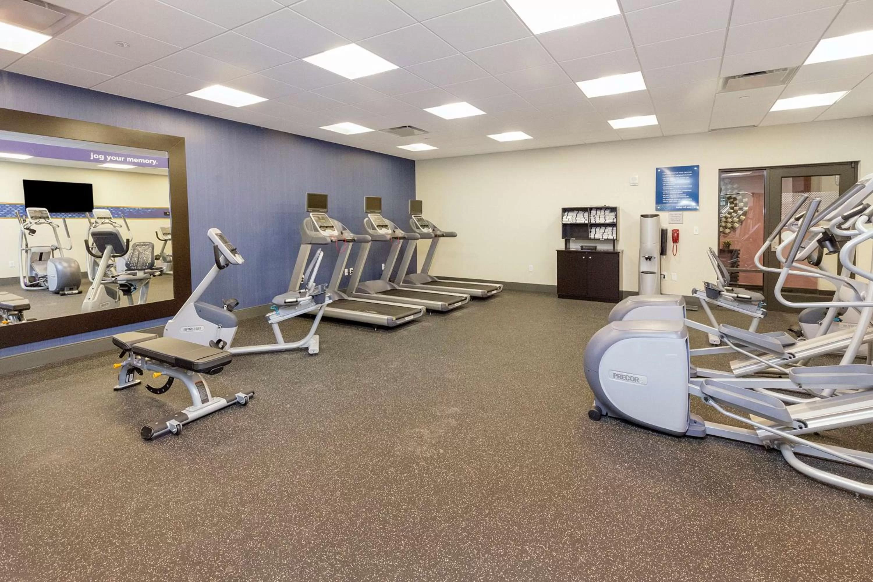 Fitness centre/facilities in Hampton Inn & Suites Morgantown / University Town Centre