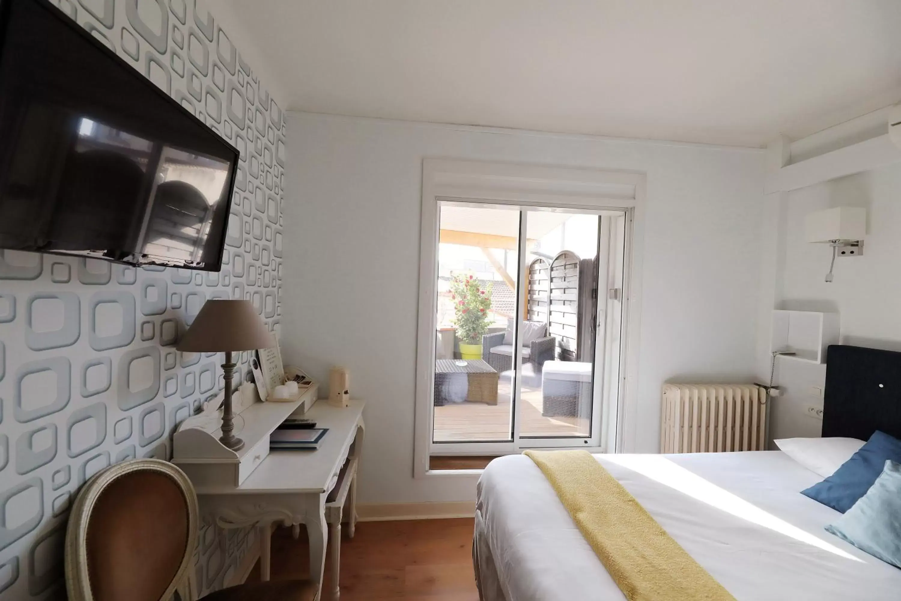 Double Room with Terrace in Hotel Les Pasteliers