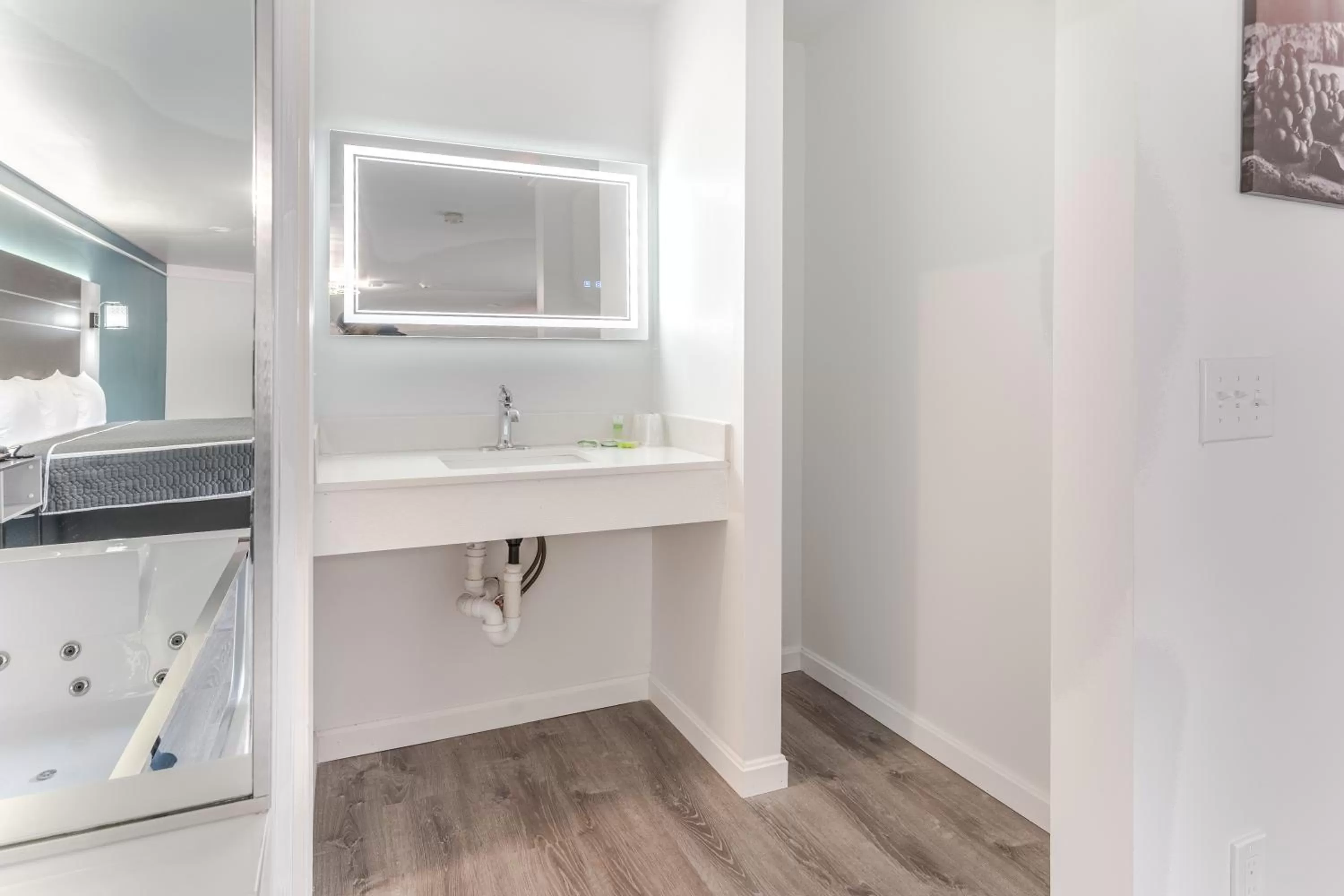 Bathroom in Blue Beach Motel Providence North Kingstown