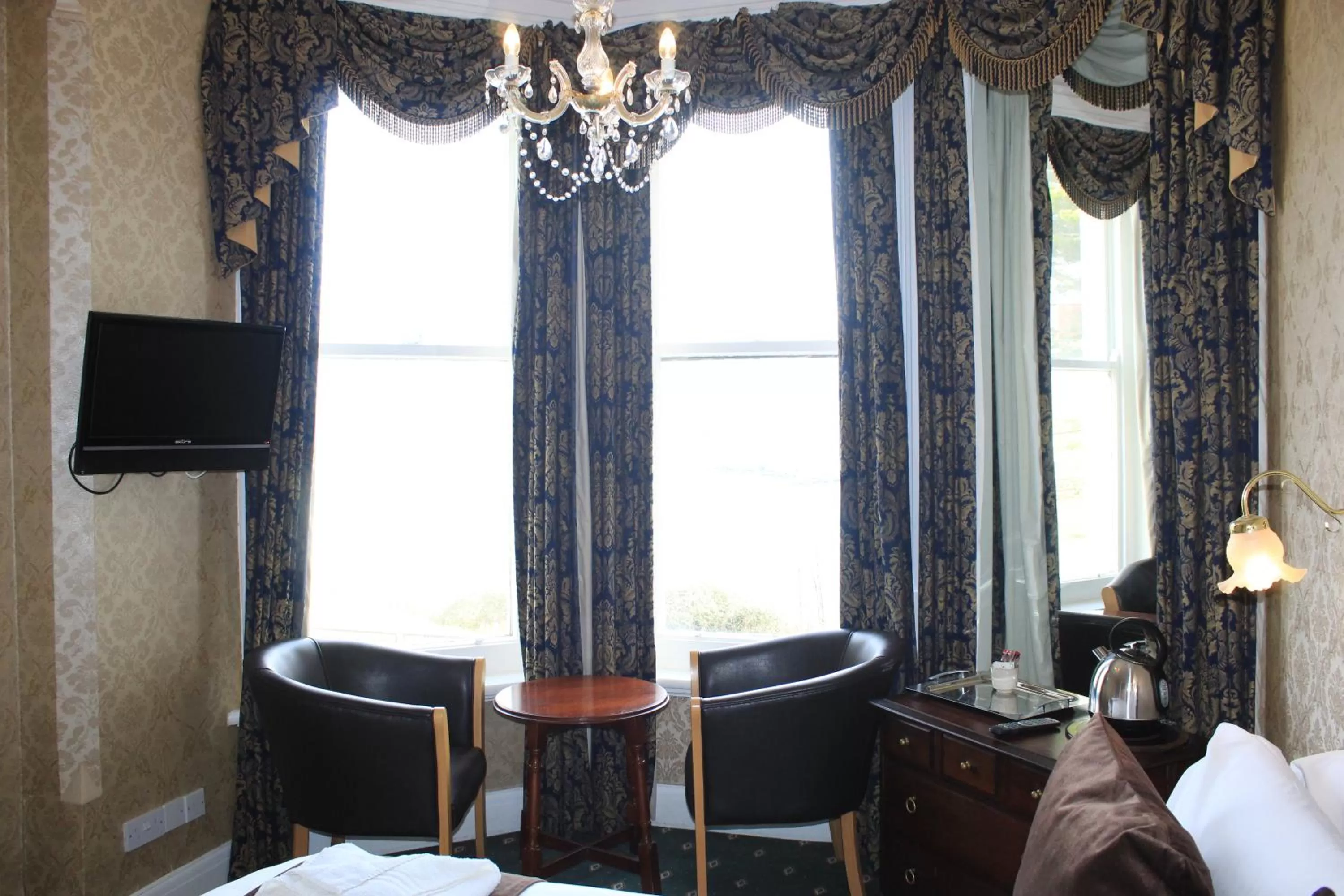 Seating area in Headlands Hotel