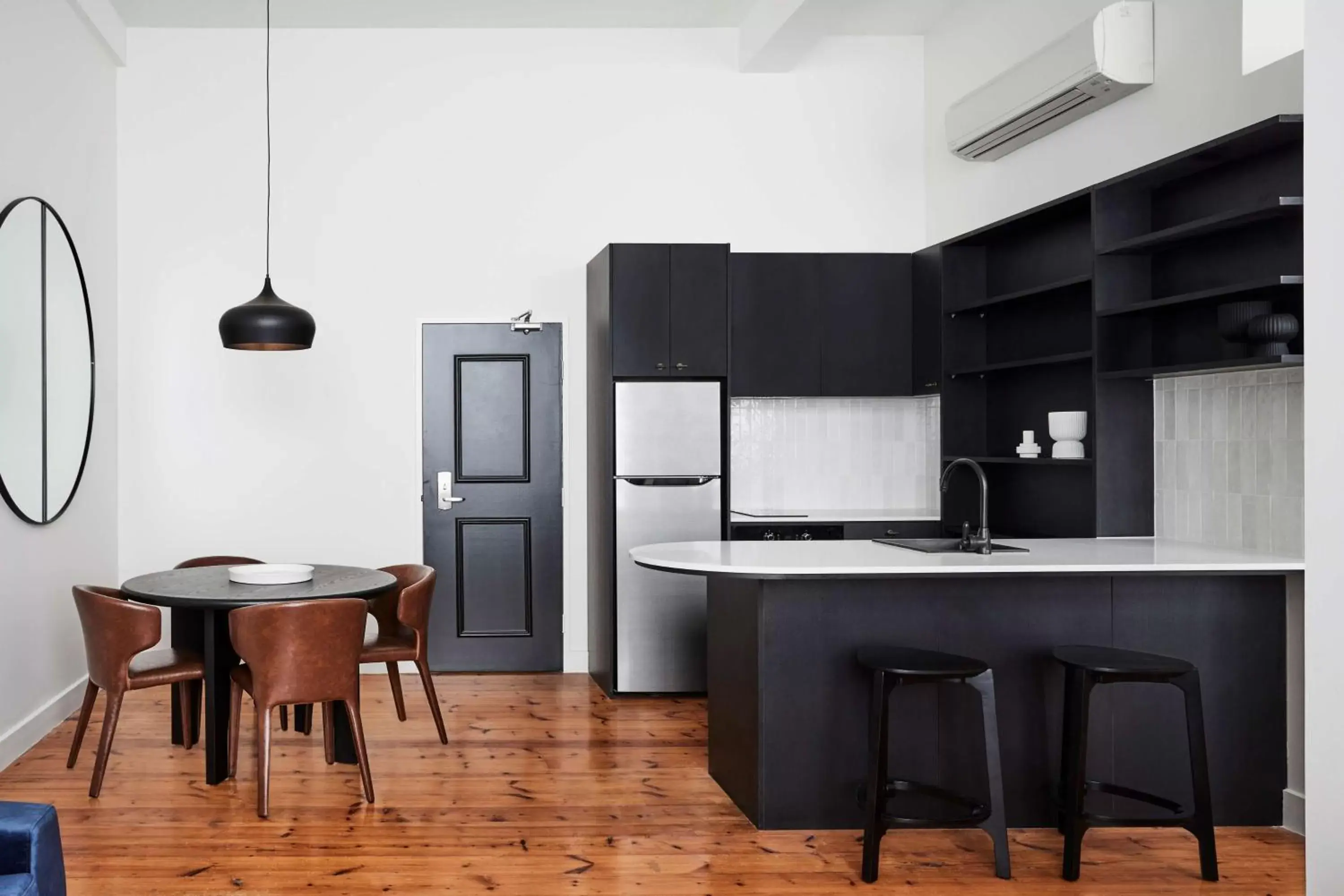 Kitchen or kitchenette, Kitchen/Kitchenette in Adina Apartment Hotel Melbourne Flinders Street