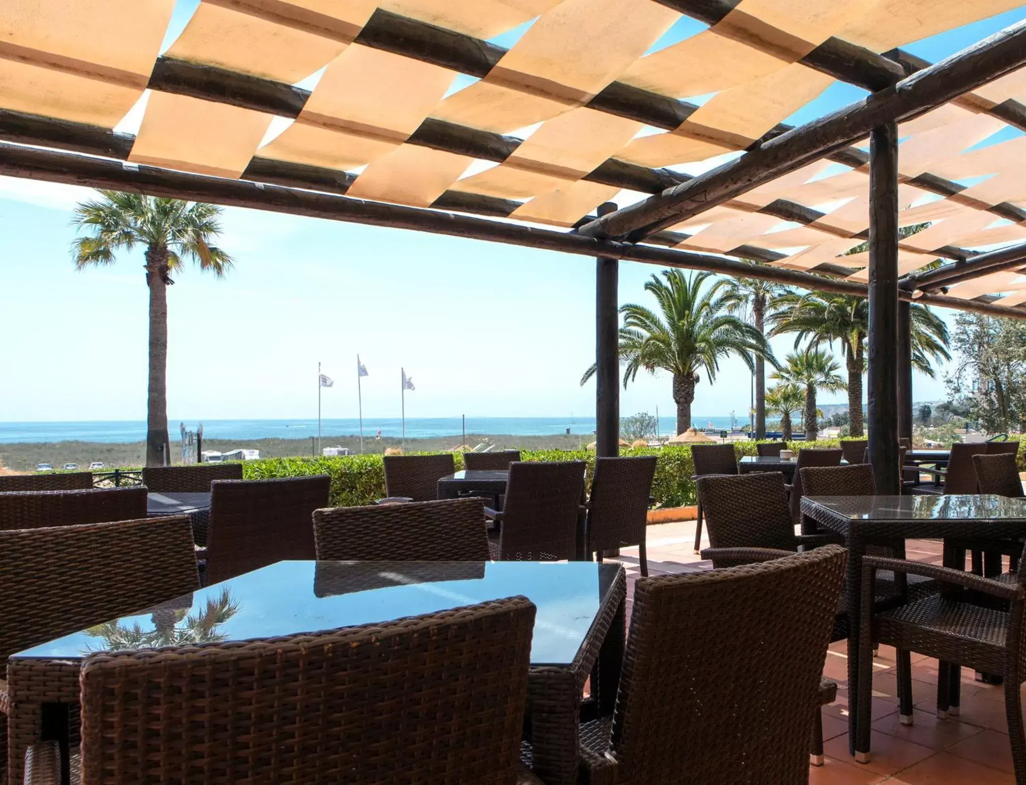 Lounge or bar in Dom Pedro Lagos Lounge or bar in Dom Pedro Lagos