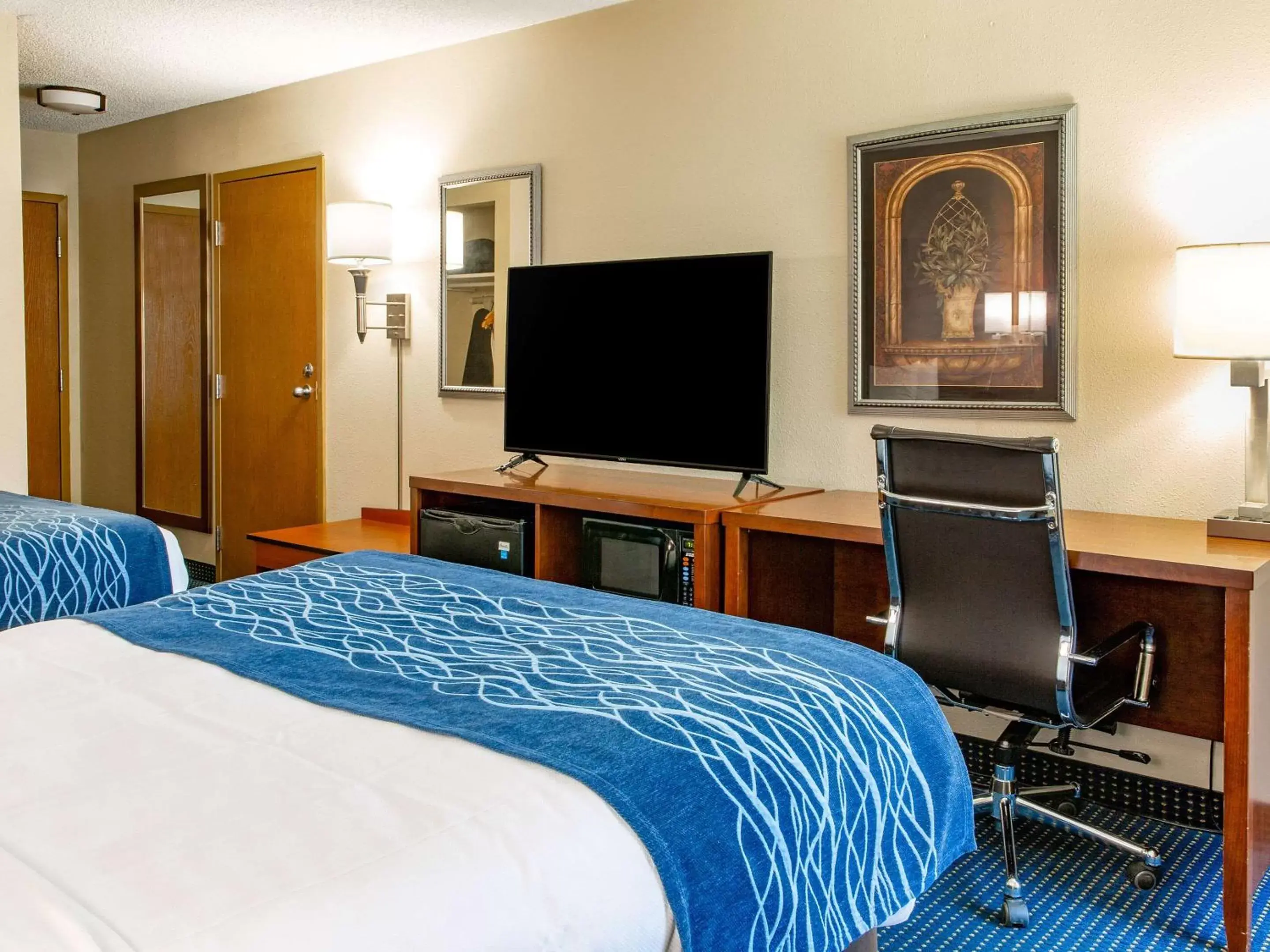 Bedroom, Bed in Comfort Inn Piketon near Fairgrounds Bedroom, Bed in Comfort Inn Piketon near Fairgrounds