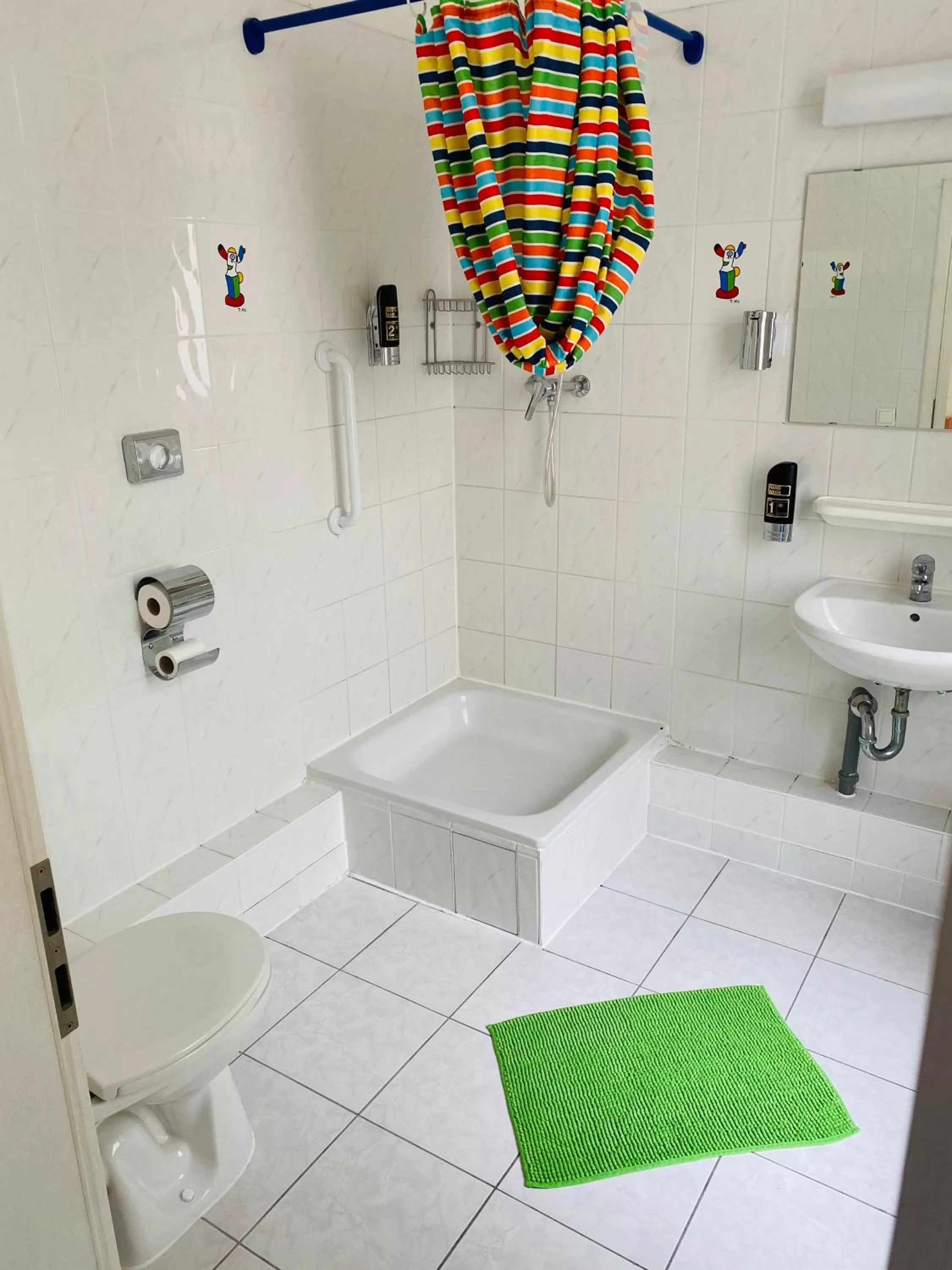 Bathroom in Happy Hotel Berlin