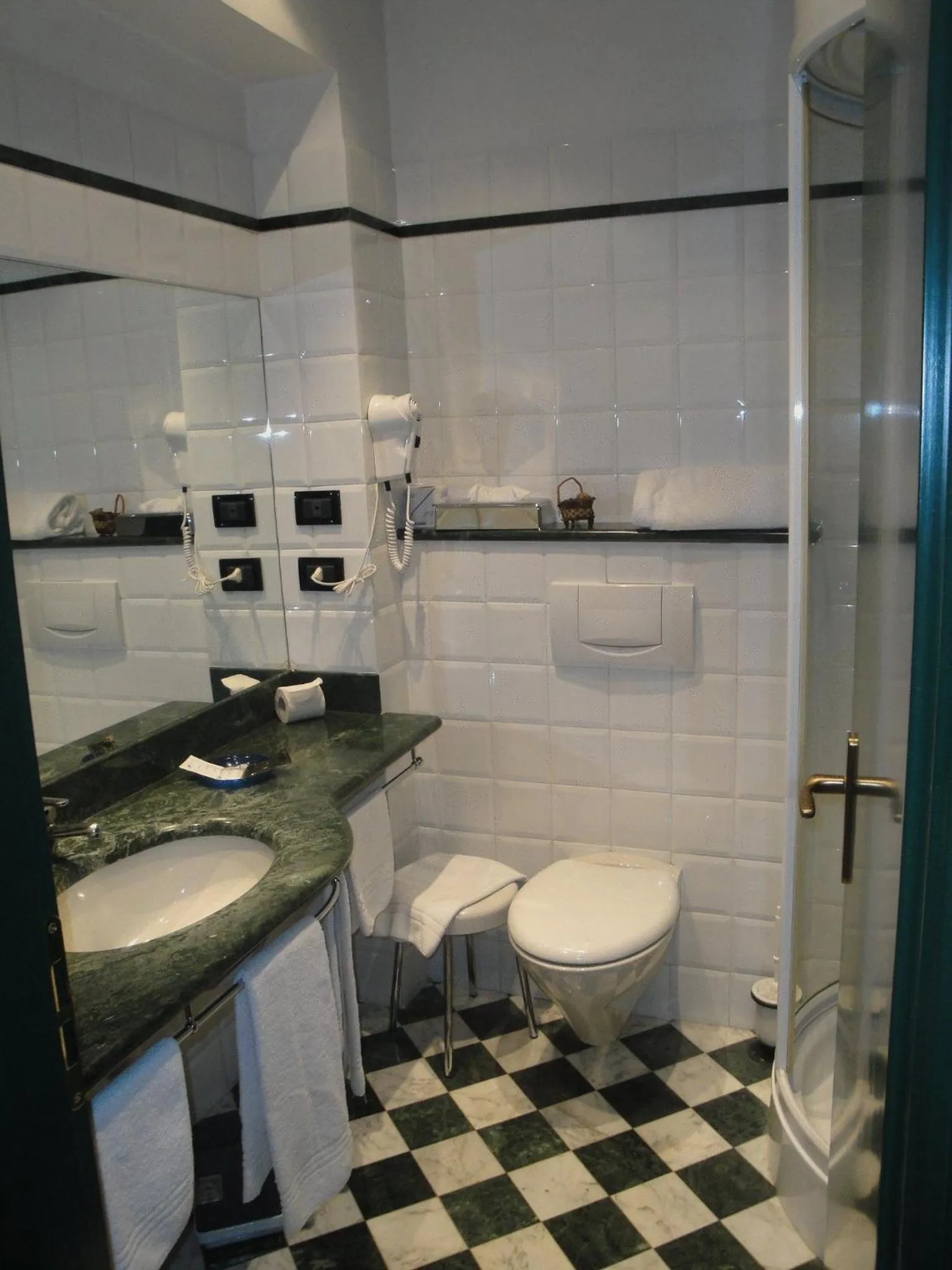 Bathroom in Hotel Due Mondi