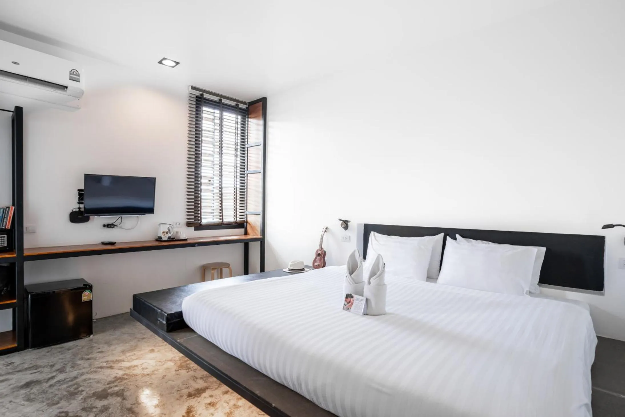 Property building, Bed in Book a Bed Poshtel - SHA Plus