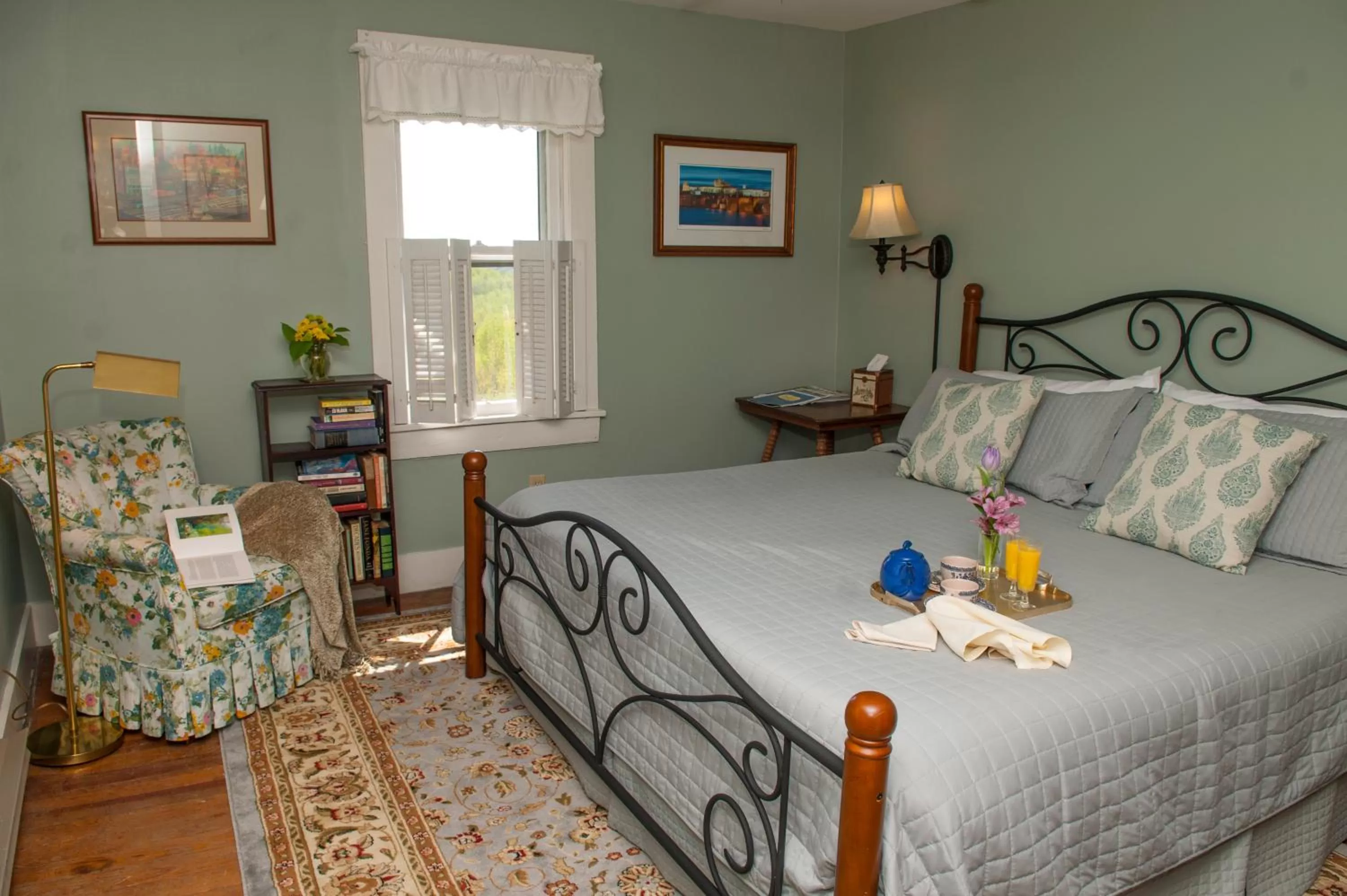 Room Photo in Orchard Inn