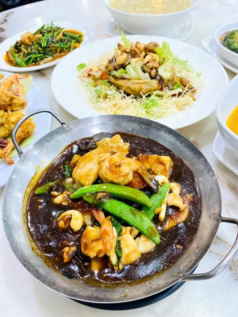 Restaurant/places to eat in Pantai Inn Kota Kinabalu