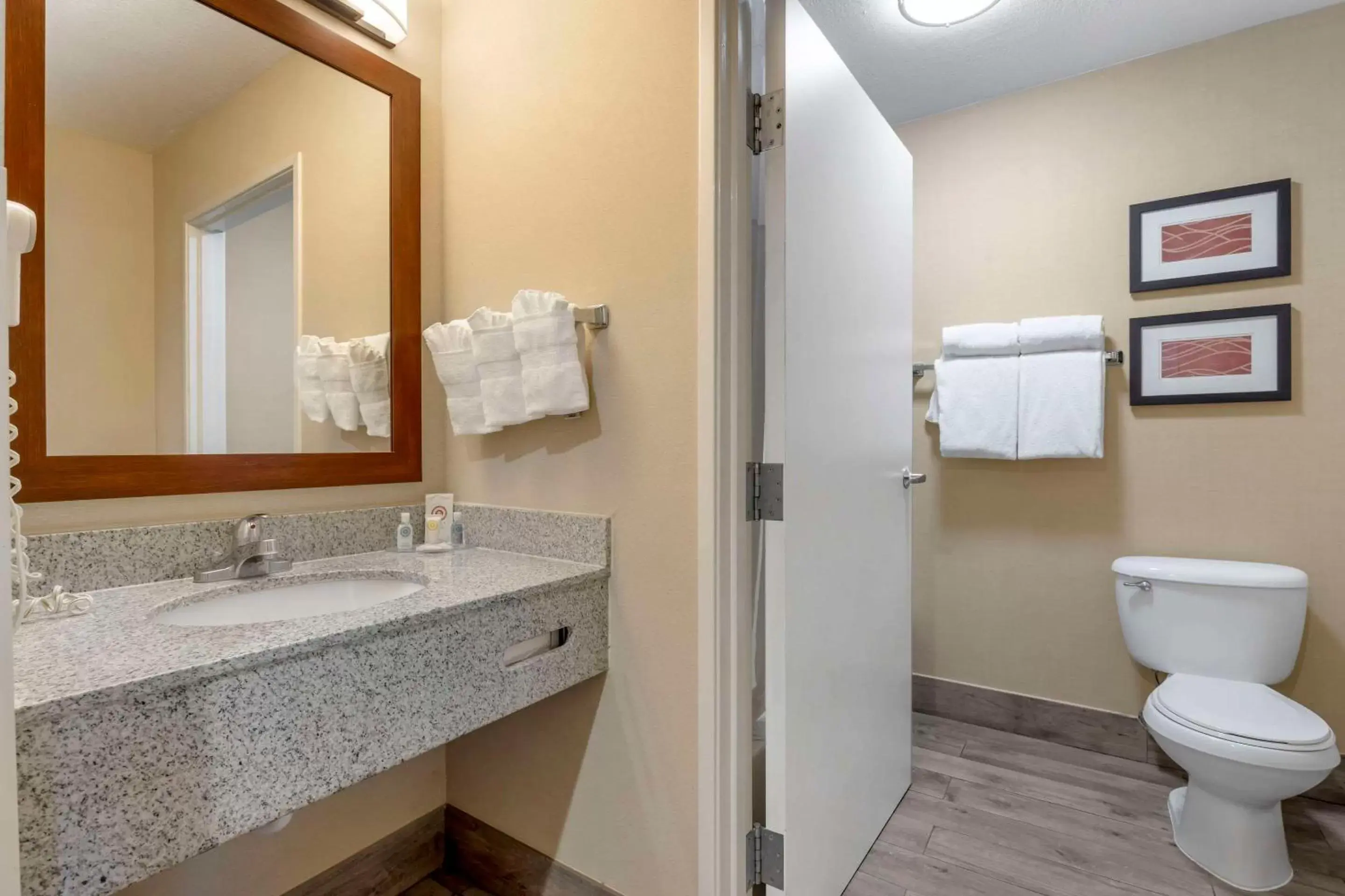 Bedroom, Bathroom in Comfort Inn & Suites Orem - Provo