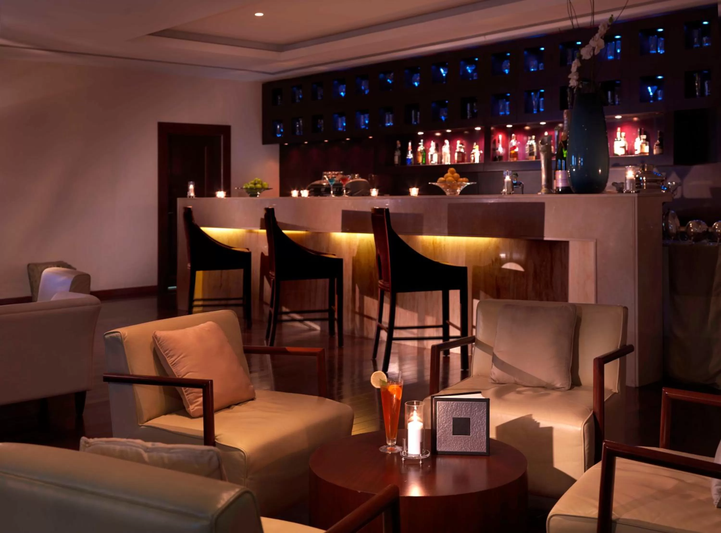 Lounge or bar in Radisson Blu Resort, Fujairah