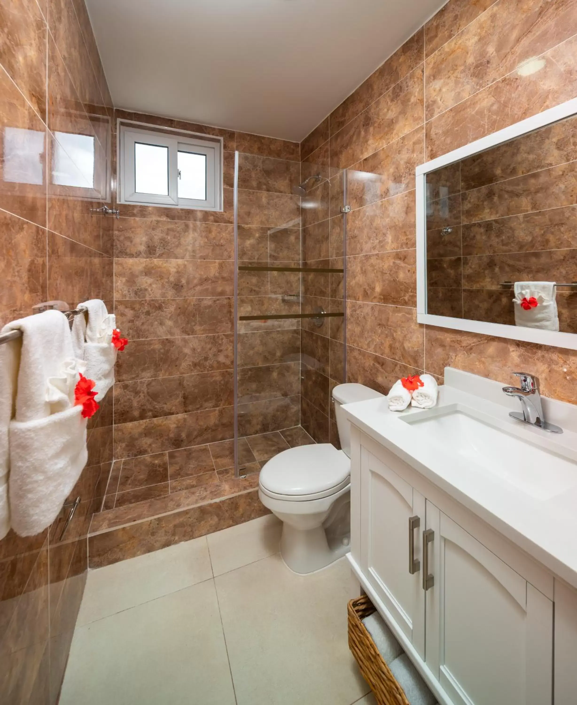 Shower, Bathroom in Samsara Cliff Resort & Spa