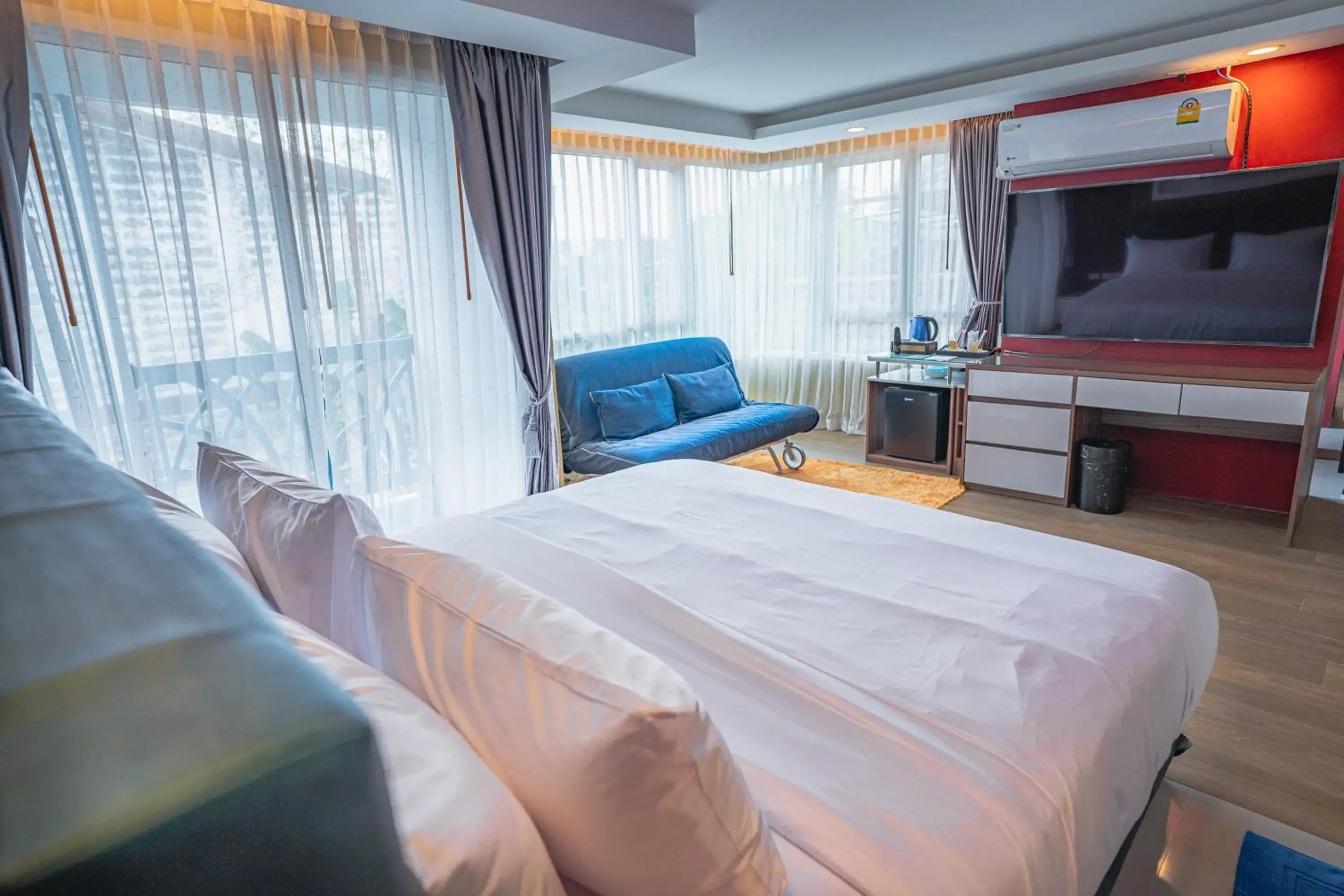 Bed in BlueTel Re'sidencE Bangkok IMPACT- 1 Time Drop-Off Service to IMPACT