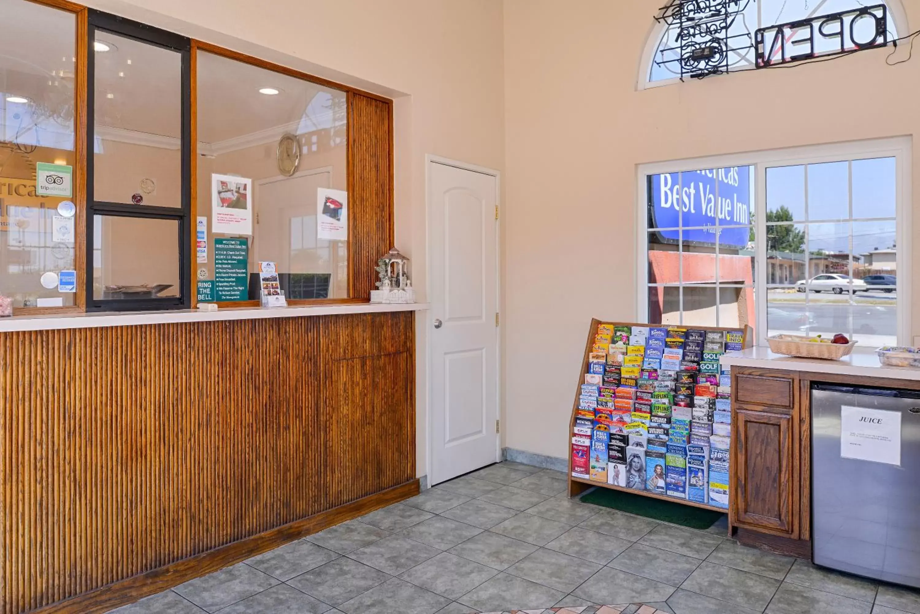 Breakfast in Americas Best Value Inn-Rialto Breakfast in Americas Best Value Inn-Rialto