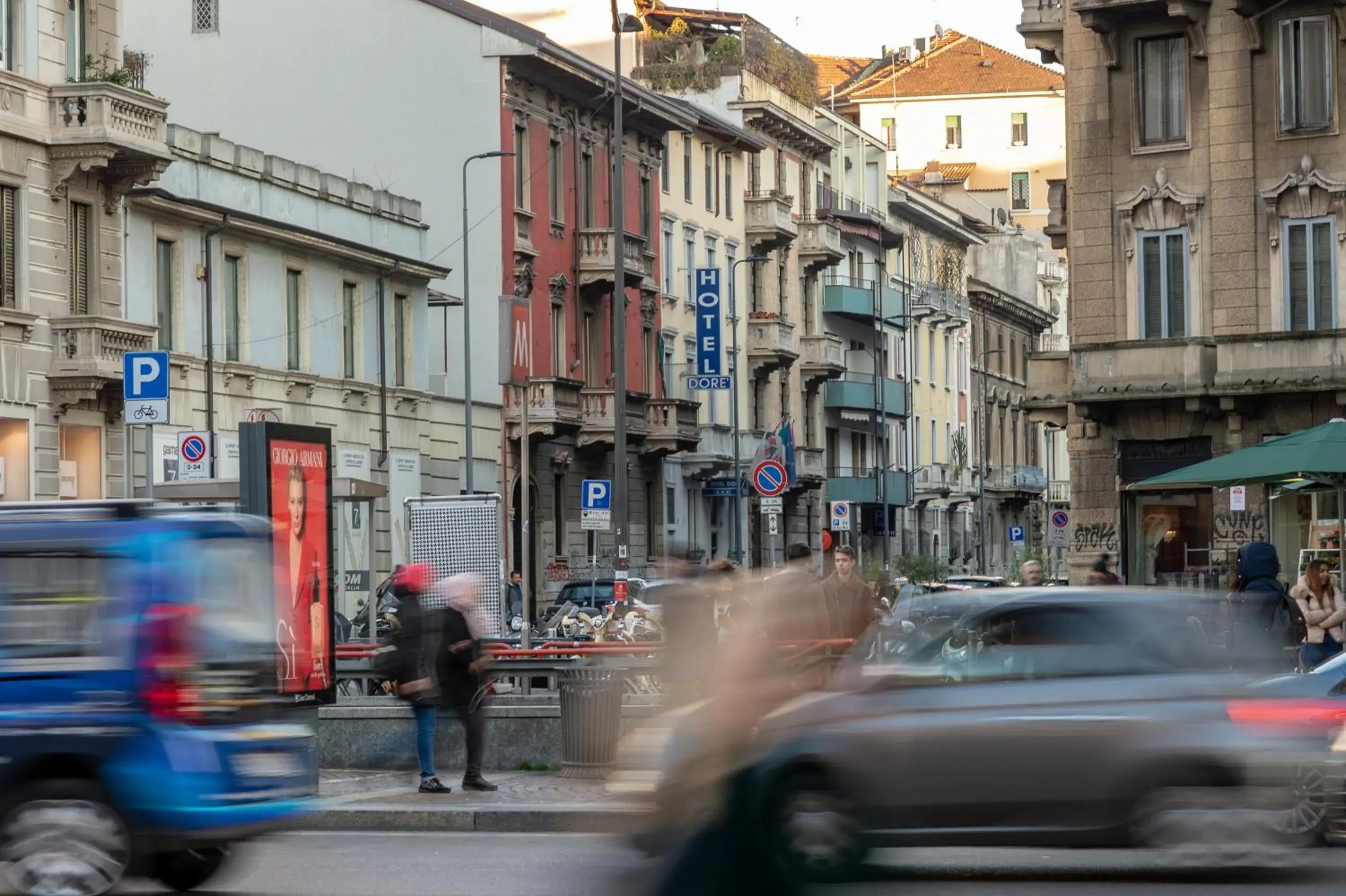 Neighbourhood, Neighborhood in Hotel Dor