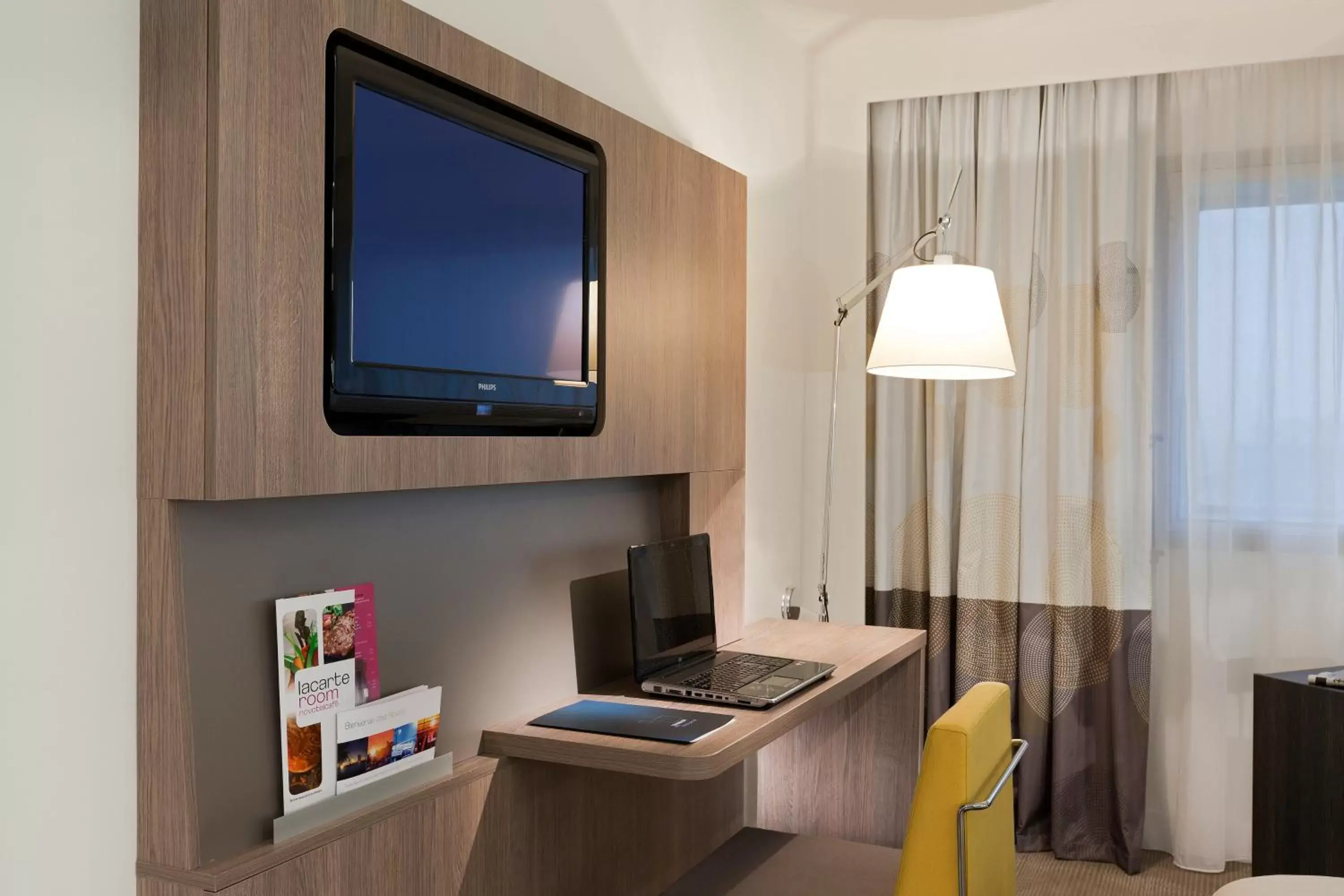 TV and multimedia, TV/Entertainment Center in Novotel Brussels City Centre